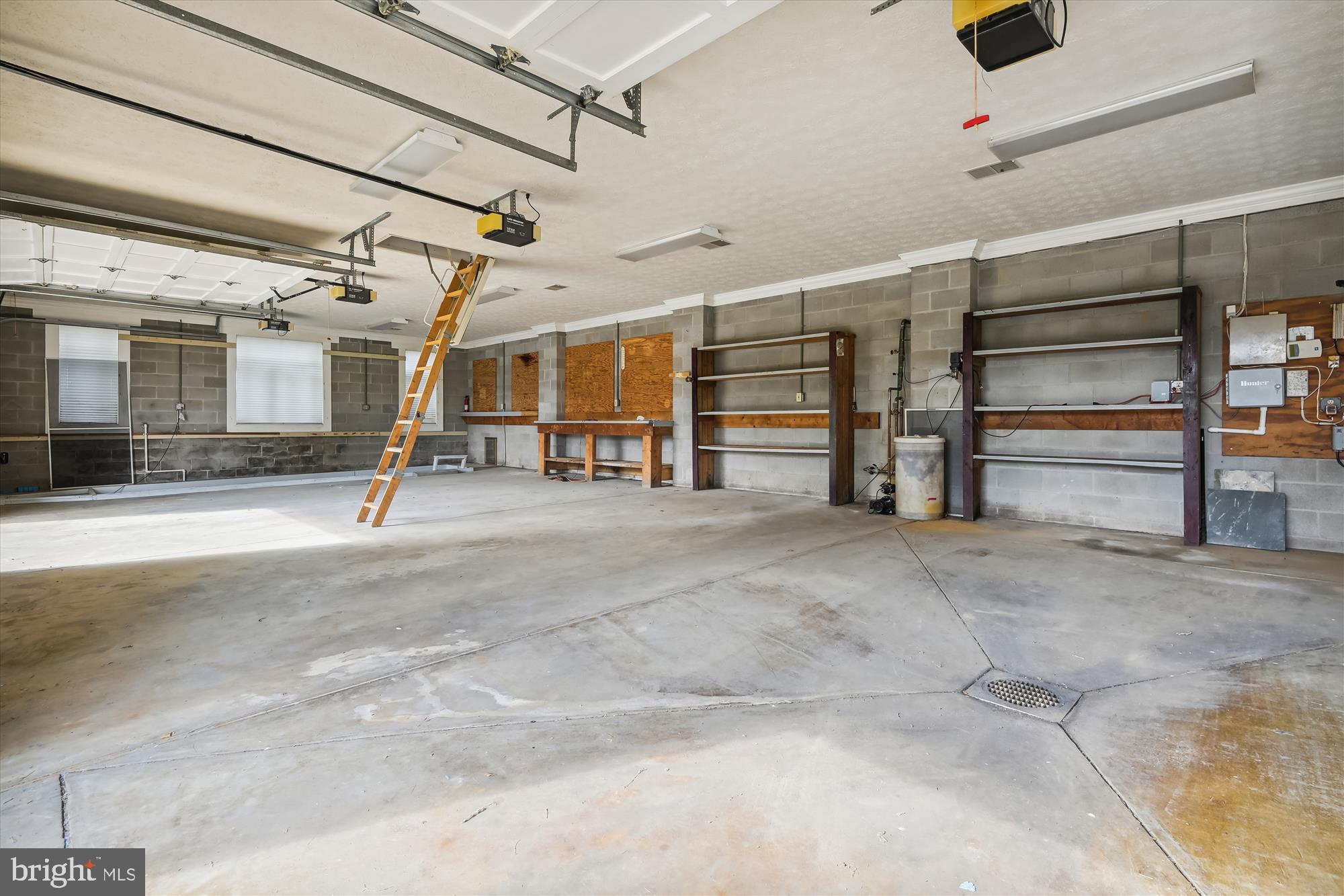 GOVERNORS MANOR - Residential