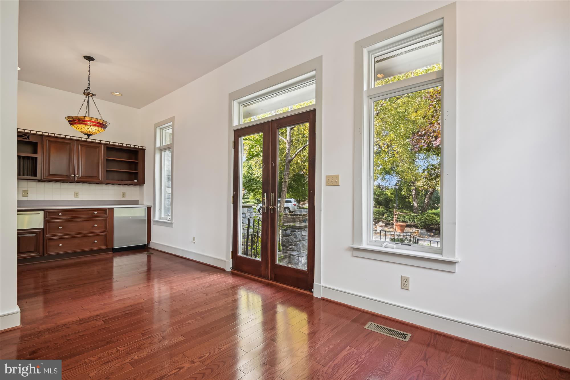 GOVERNORS MANOR - Residential