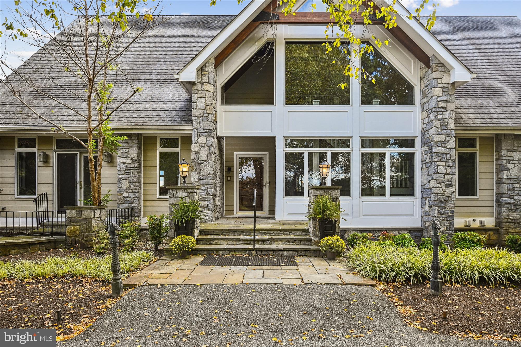 GOVERNORS MANOR - Residential