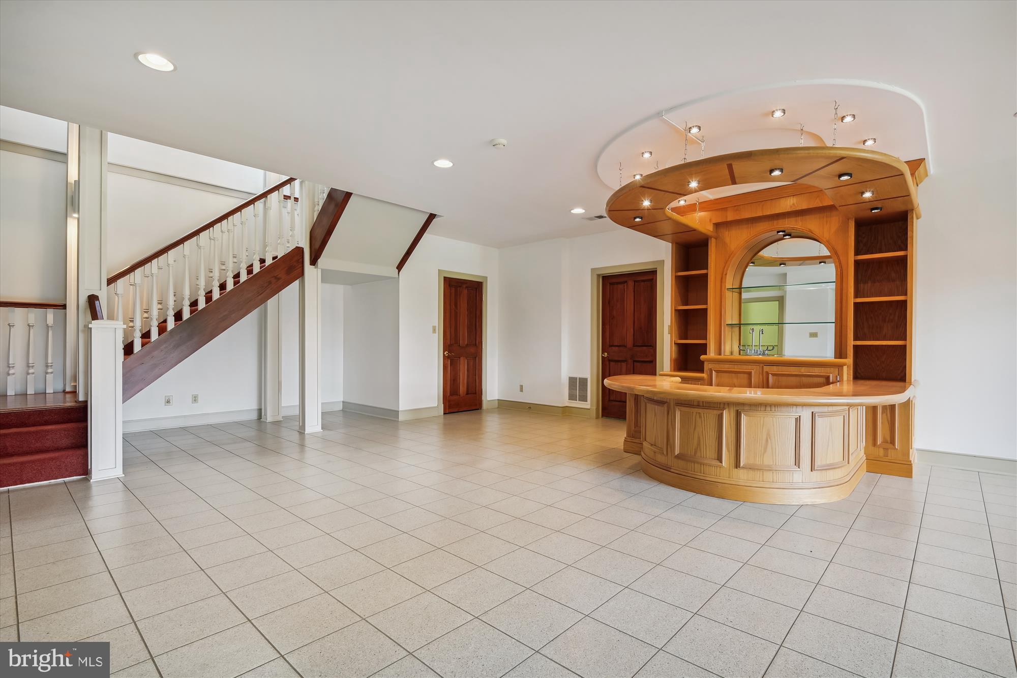 GOVERNORS MANOR - Residential