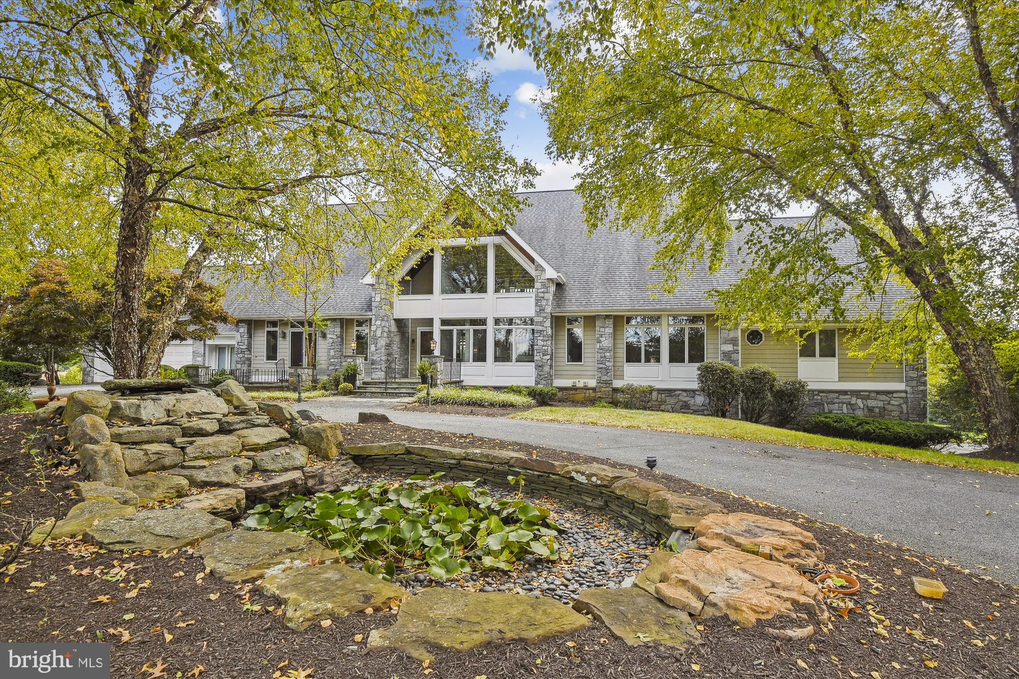 GOVERNORS MANOR - Residential