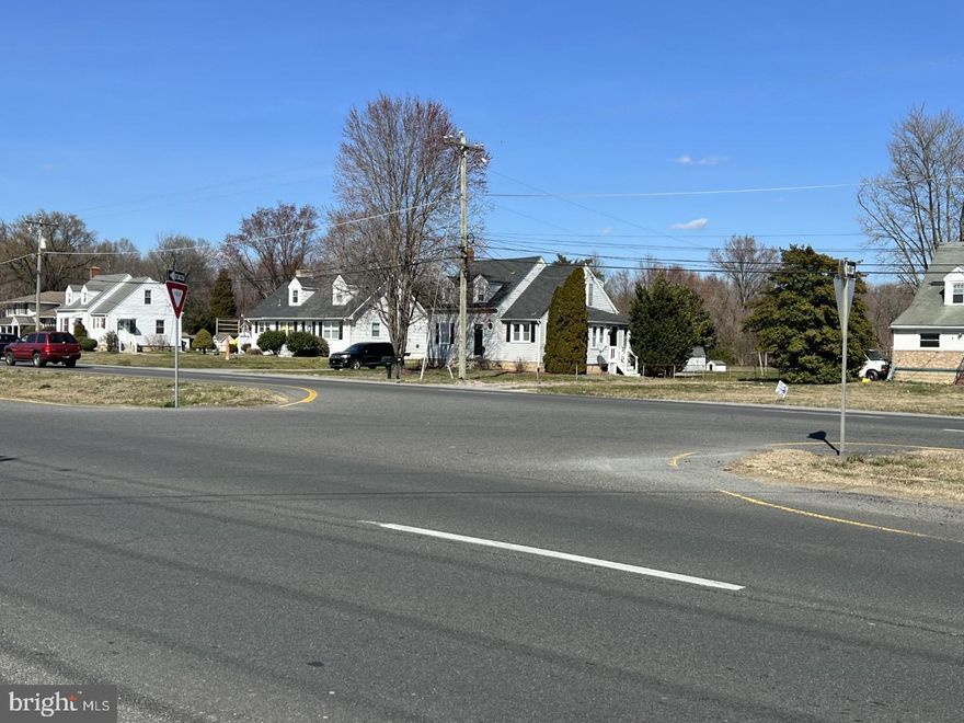 Approximately 5.6 acres of land in five parcels with dwellings and site improvements. Four of the parcels are zoned IG, and one zoned RS1, all of which can be re-zoned. Great location just north of North Dover SR 1 interchange. DuPont Hwy median cut located just south, and just north of the property. Ideal development parcel. Dwellings expected to be removed, but can be shown with at least 24 hours notice.