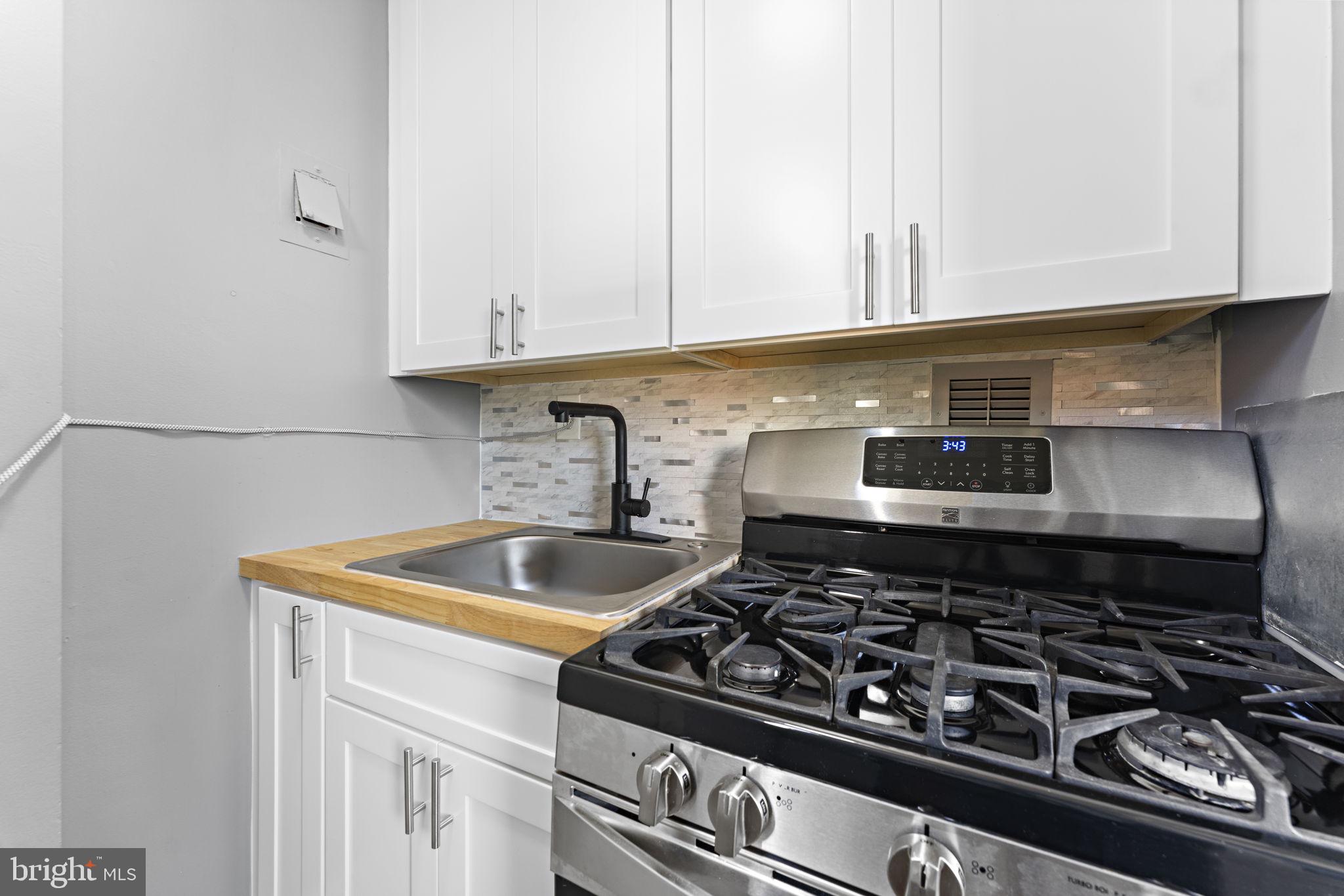 RIVER PLACE - Residential Lease