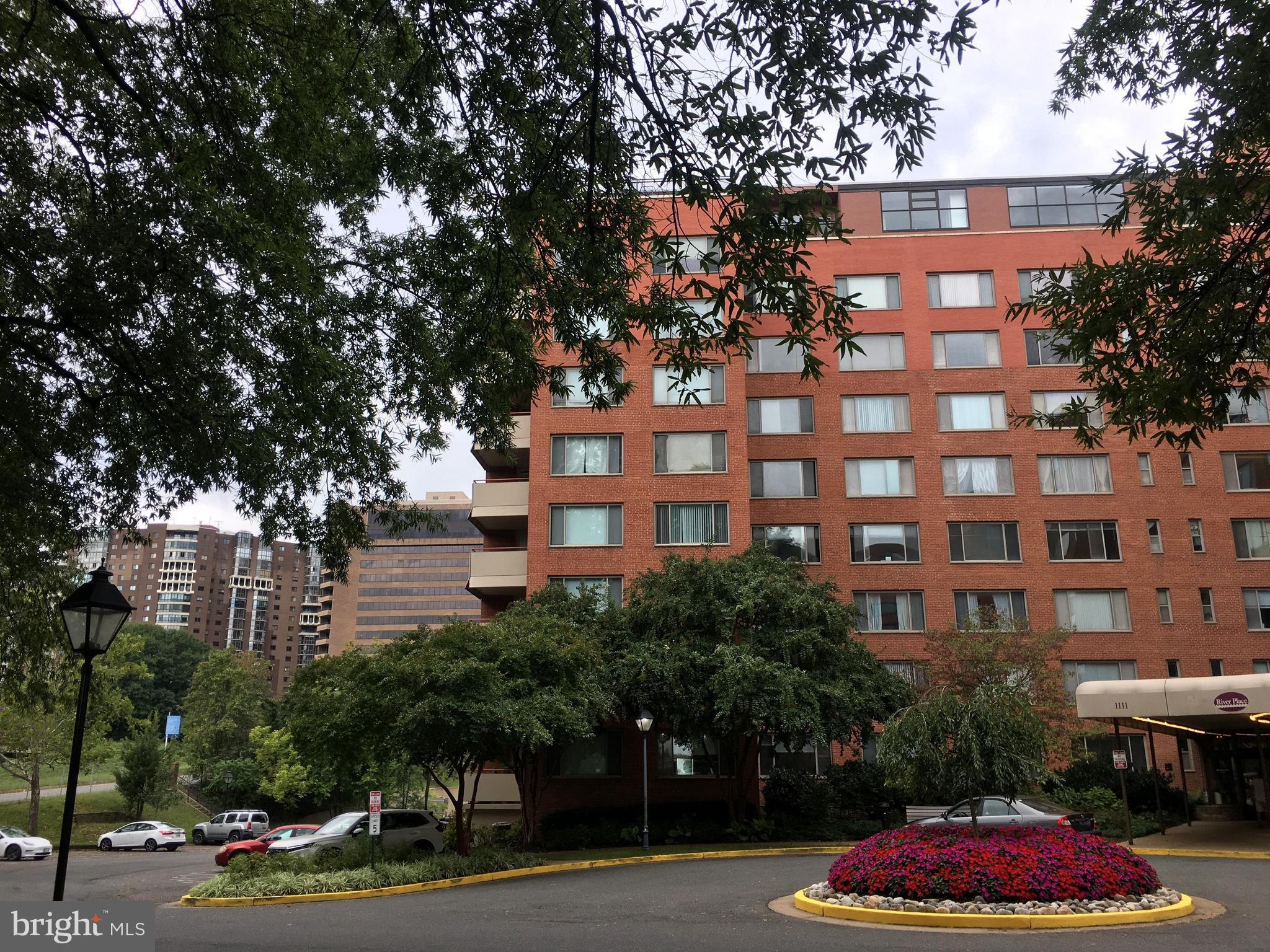 RIVER PLACE - Residential Lease