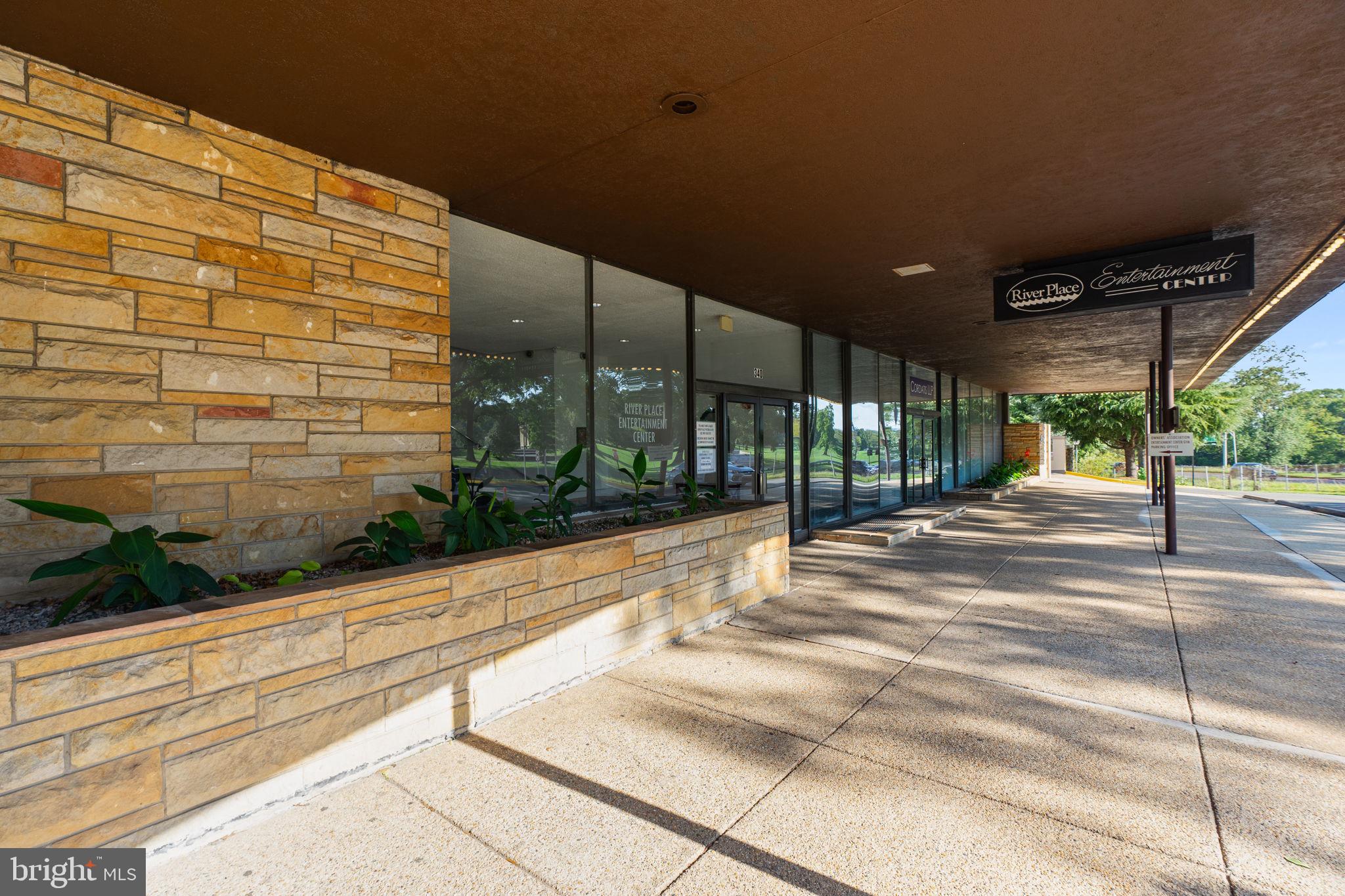 RIVER PLACE - Residential Lease