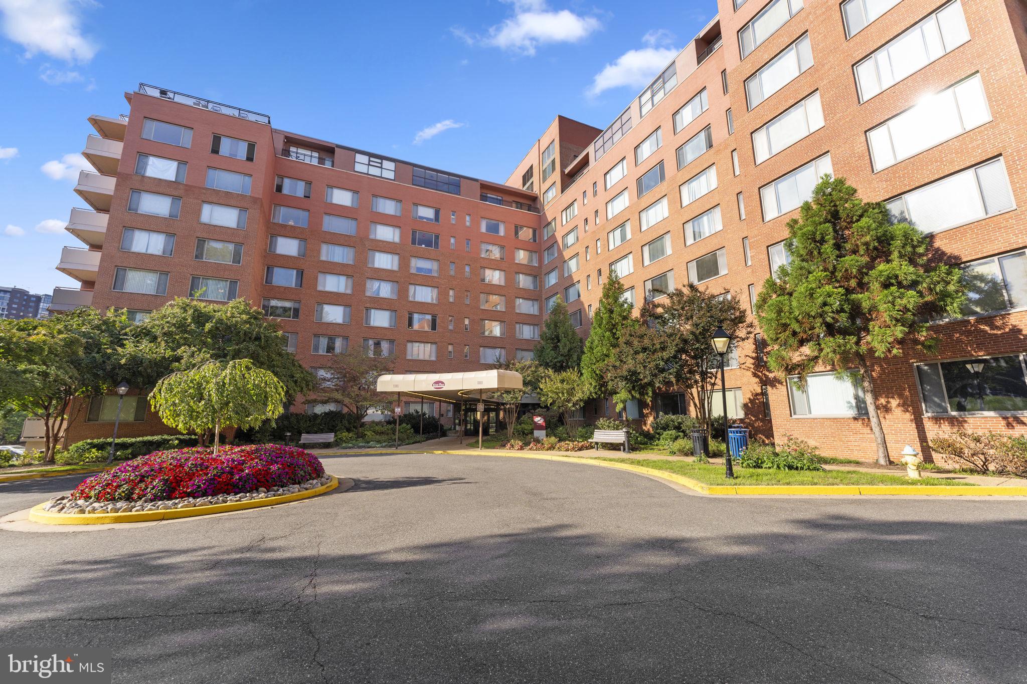 RIVER PLACE - Residential Lease