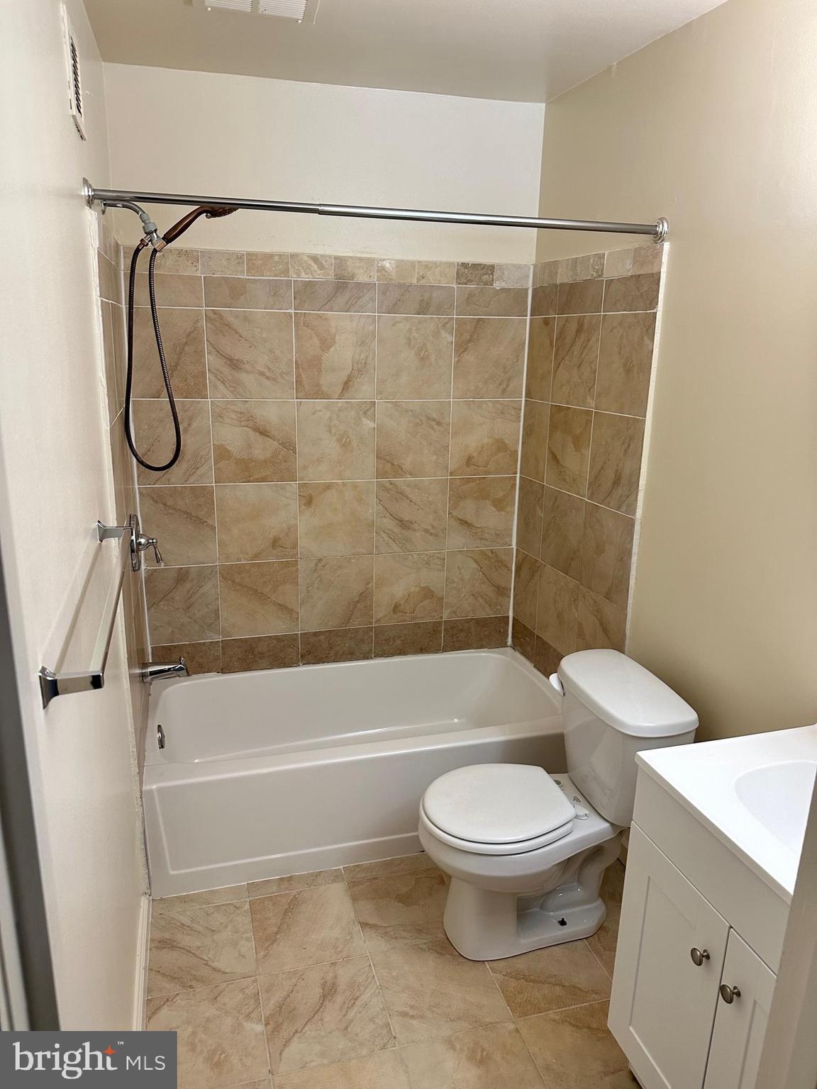 TERRACE TOWNE HOMES OF WOODLAWN - Residential Lease