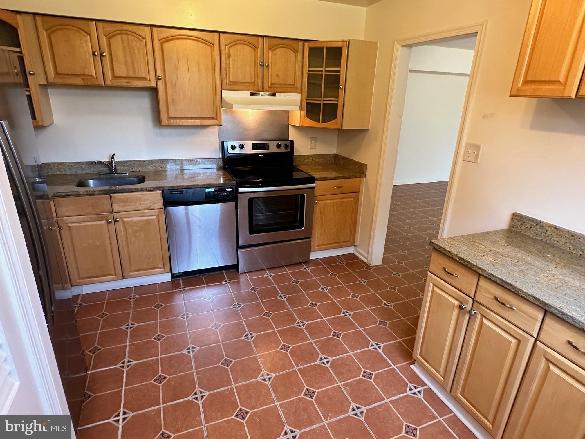 TERRACE TOWNE HOMES OF WOODLAWN - Residential Lease