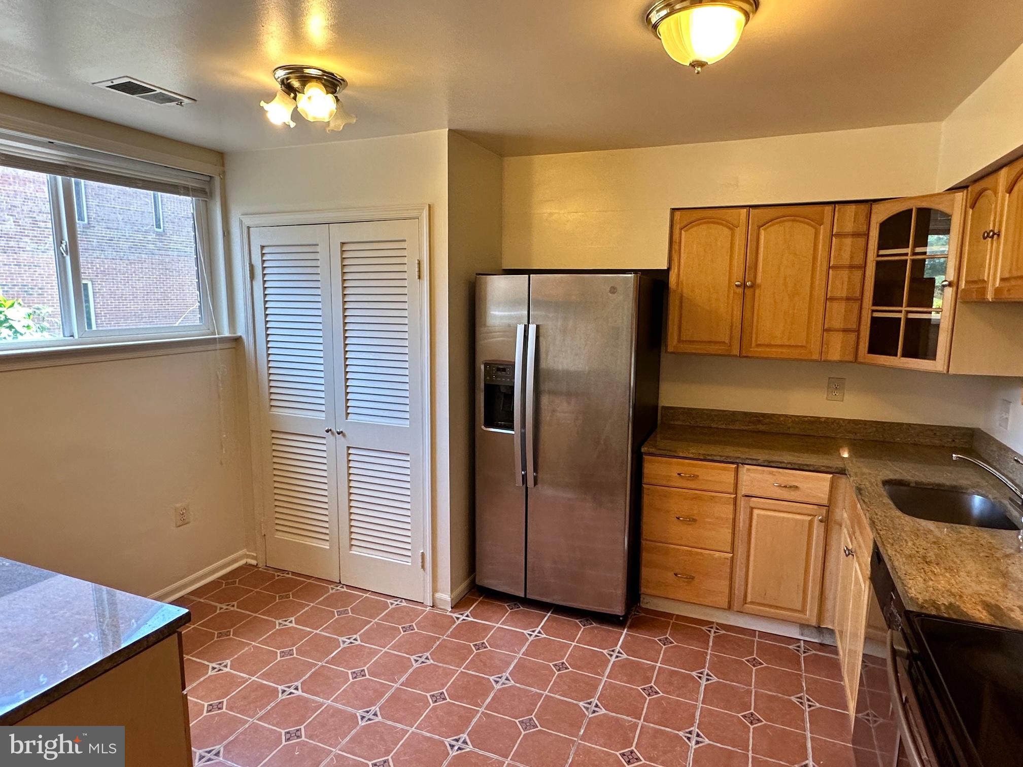 TERRACE TOWNE HOMES OF WOODLAWN - Residential Lease