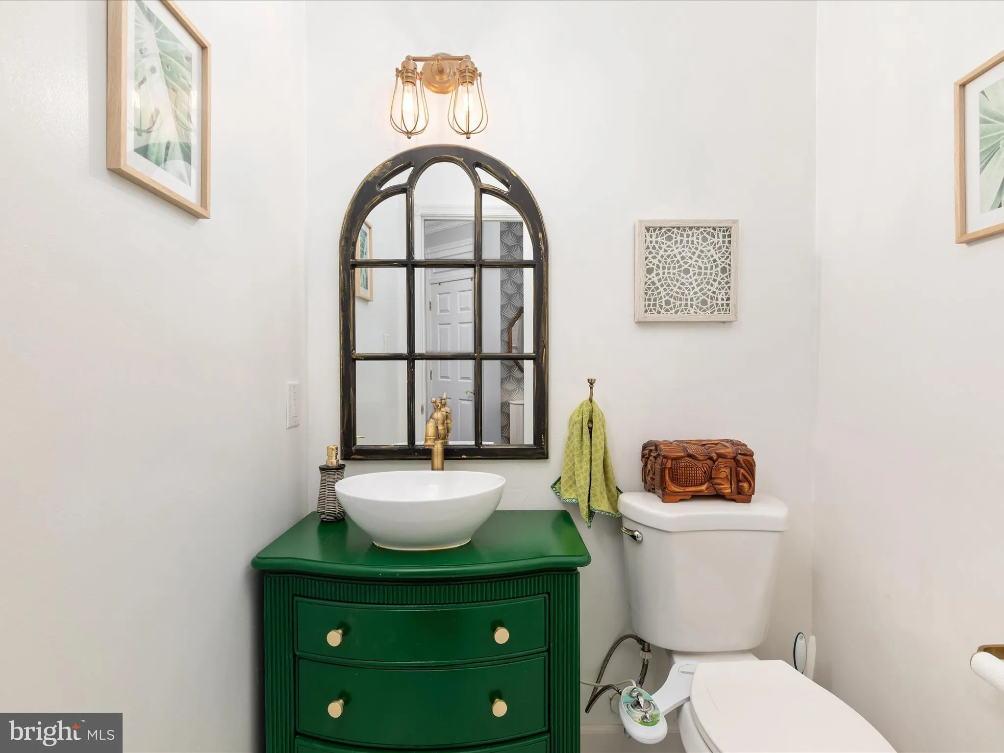 Sterling, Virginia 20165, United States, 4 Bedrooms Bedrooms, ,4 BathroomsBathrooms,Residential,Contingent,120518