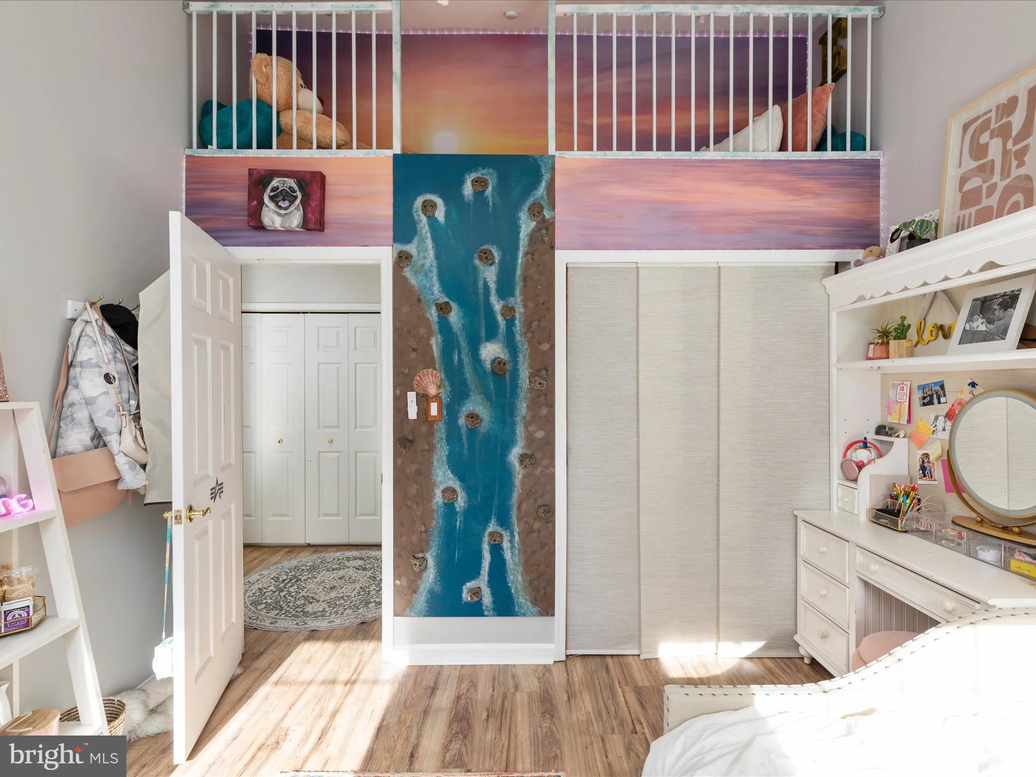 Sterling, Virginia 20165, United States, 4 Bedrooms Bedrooms, ,4 BathroomsBathrooms,Residential,Contingent,120518