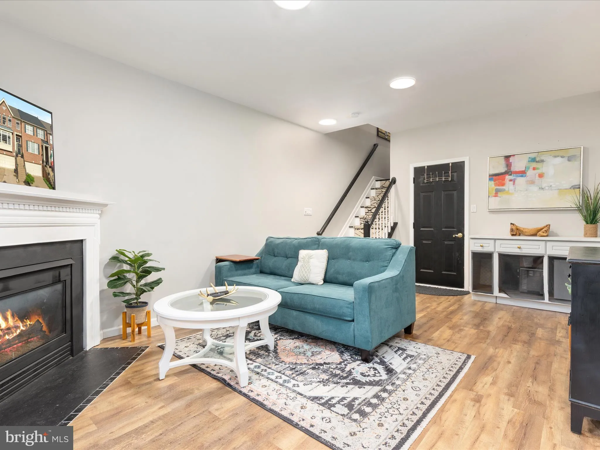 Sterling, Virginia 20165, United States, 4 Bedrooms Bedrooms, ,4 BathroomsBathrooms,Residential,Contingent,120518