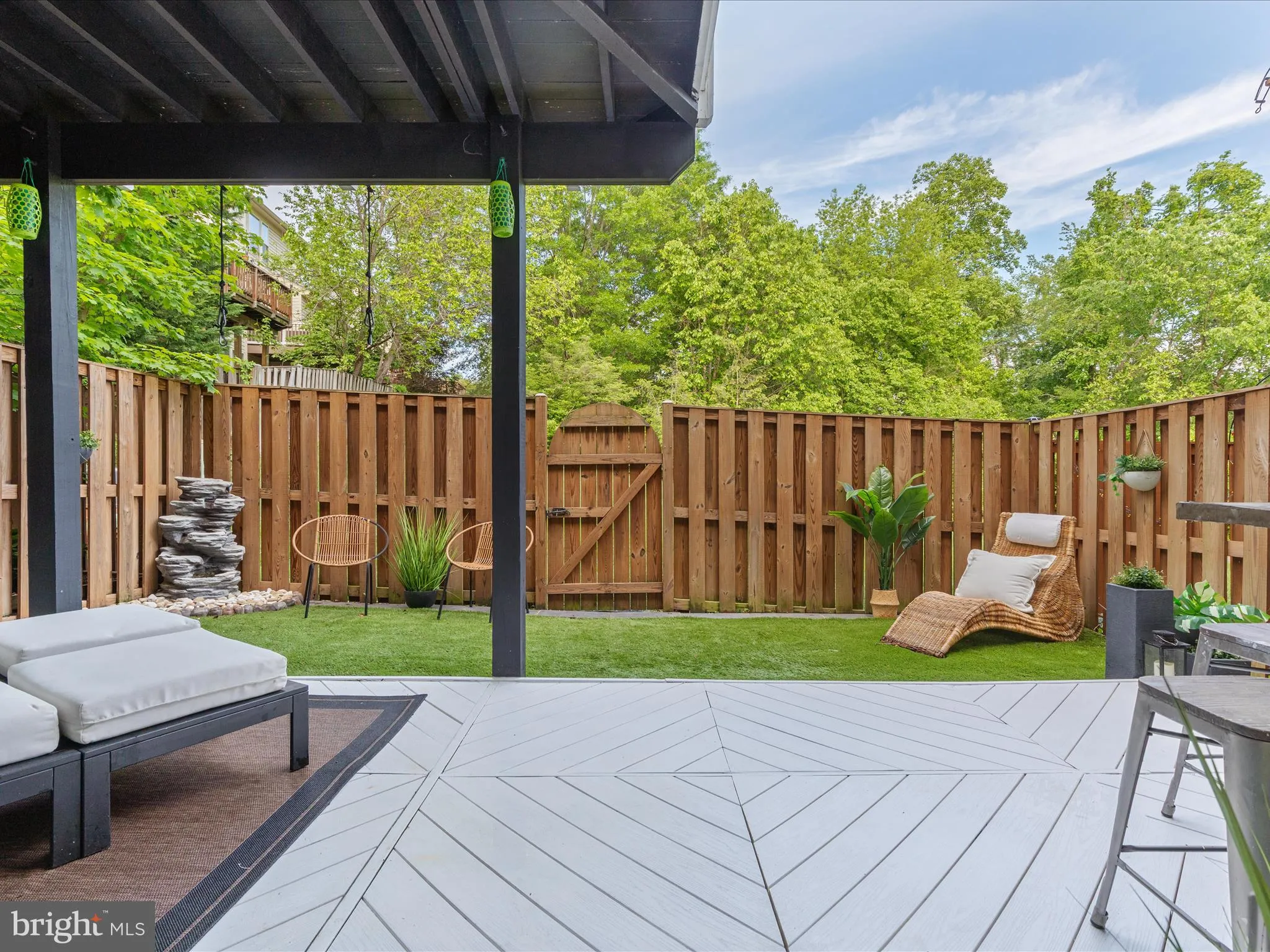 Sterling, Virginia 20165, United States, 4 Bedrooms Bedrooms, ,4 BathroomsBathrooms,Residential,Contingent,120518