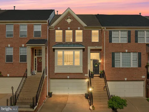 20636 Muddy Harbour Square, Sterling, VA MLS: VALO2094978
