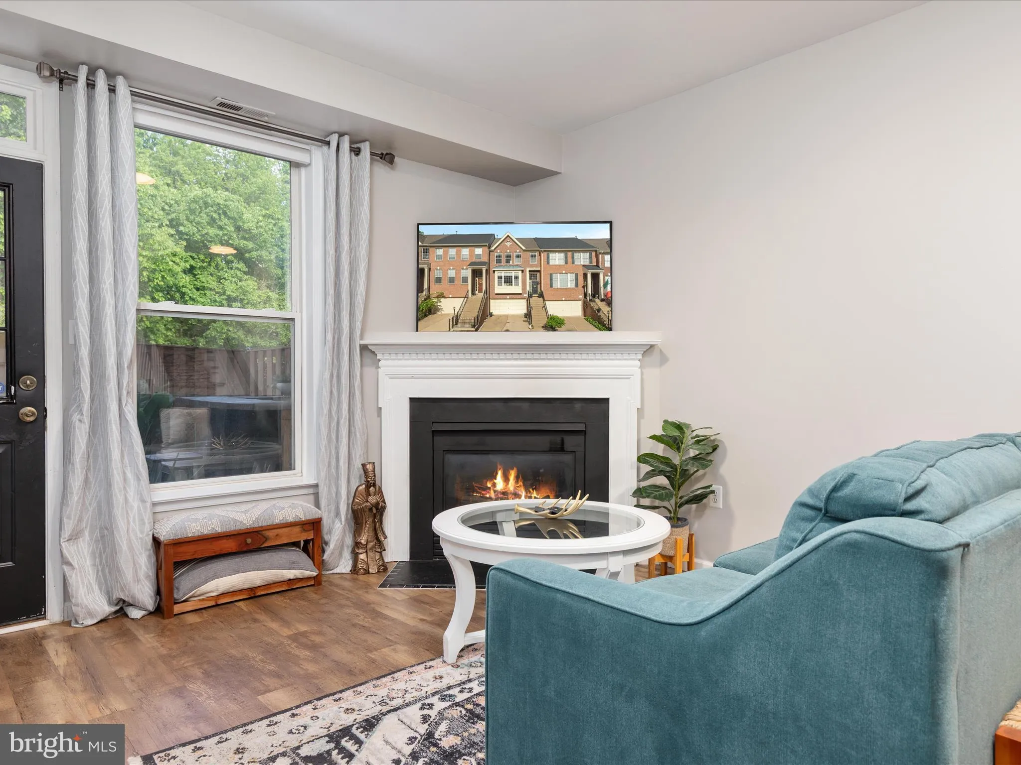 Sterling, Virginia 20165, United States, 4 Bedrooms Bedrooms, ,4 BathroomsBathrooms,Residential,Contingent,120518