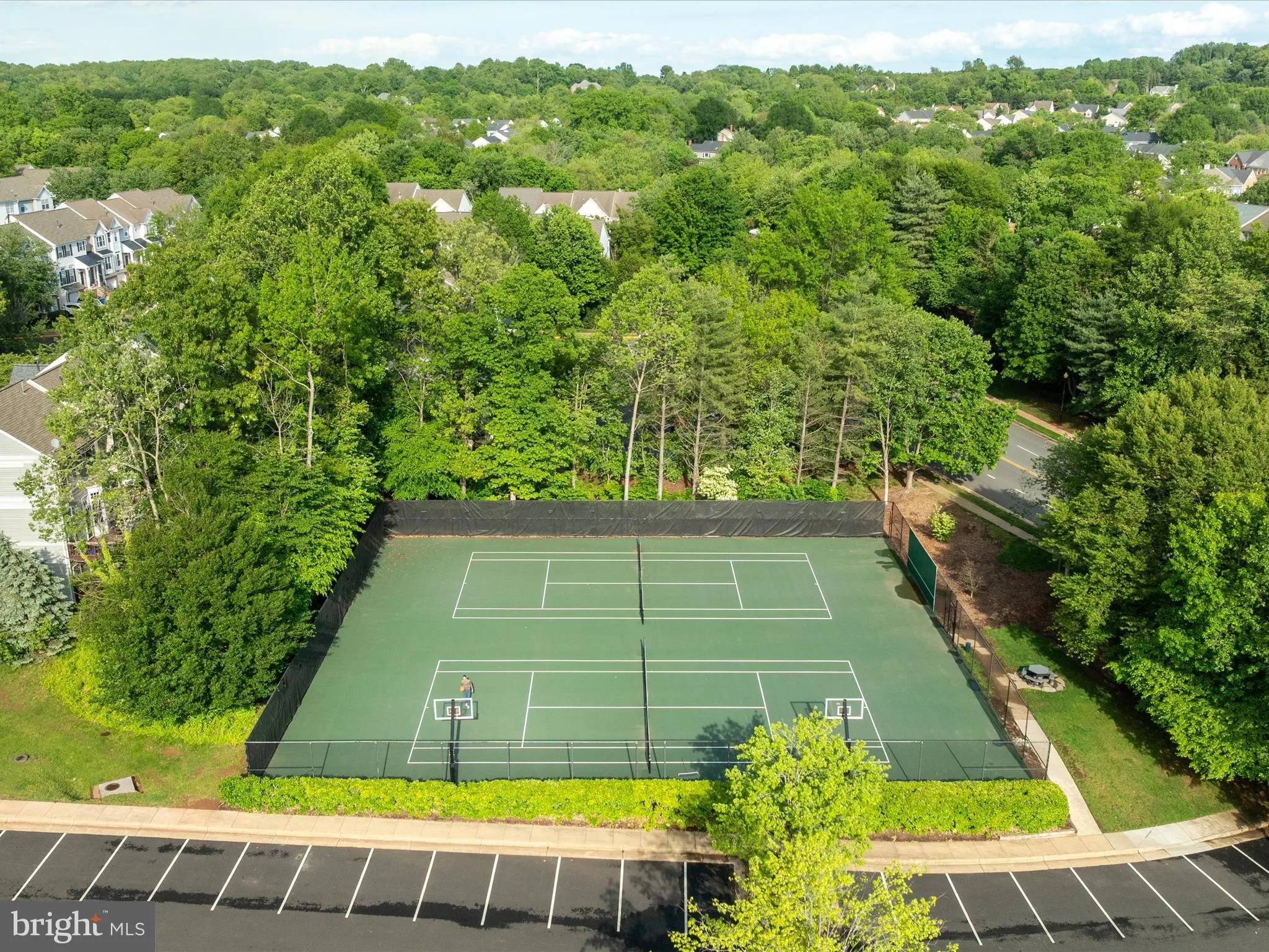 Sterling, Virginia 20165, United States, 4 Bedrooms Bedrooms, ,4 BathroomsBathrooms,Residential,Contingent,120518