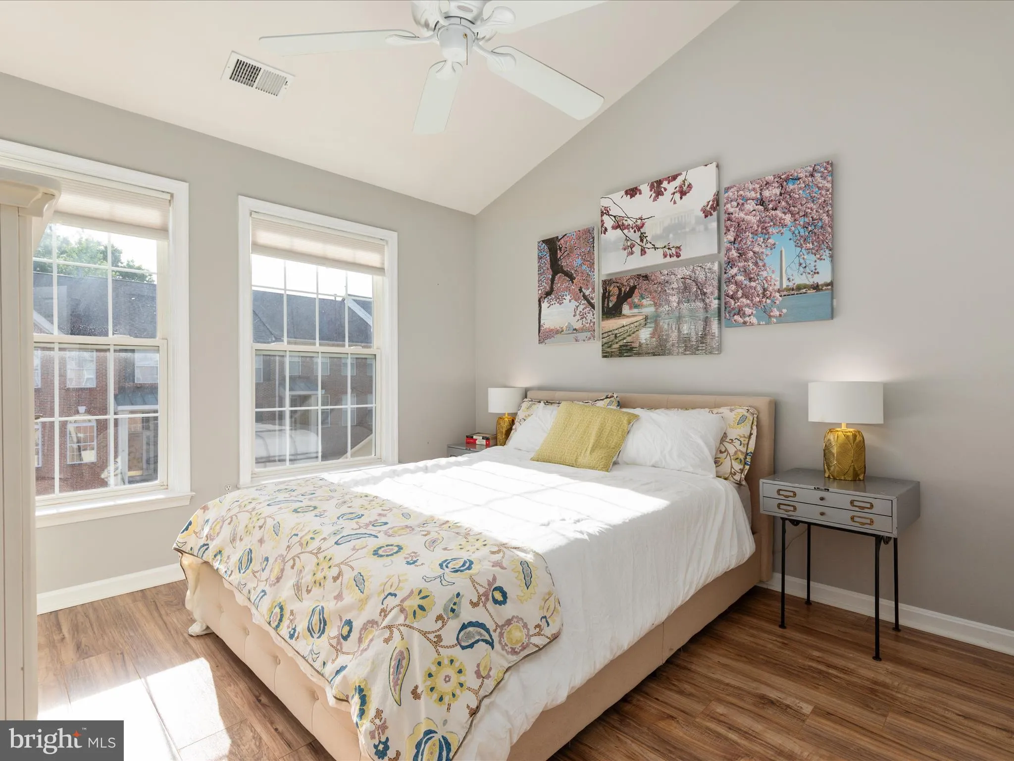 Sterling, Virginia 20165, United States, 4 Bedrooms Bedrooms, ,4 BathroomsBathrooms,Residential,Contingent,120518