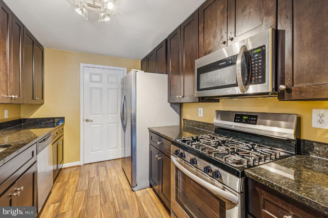 LORTON STATION NORTH CND - Residential