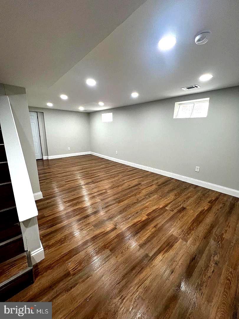 NEW CARROLLTON - Residential