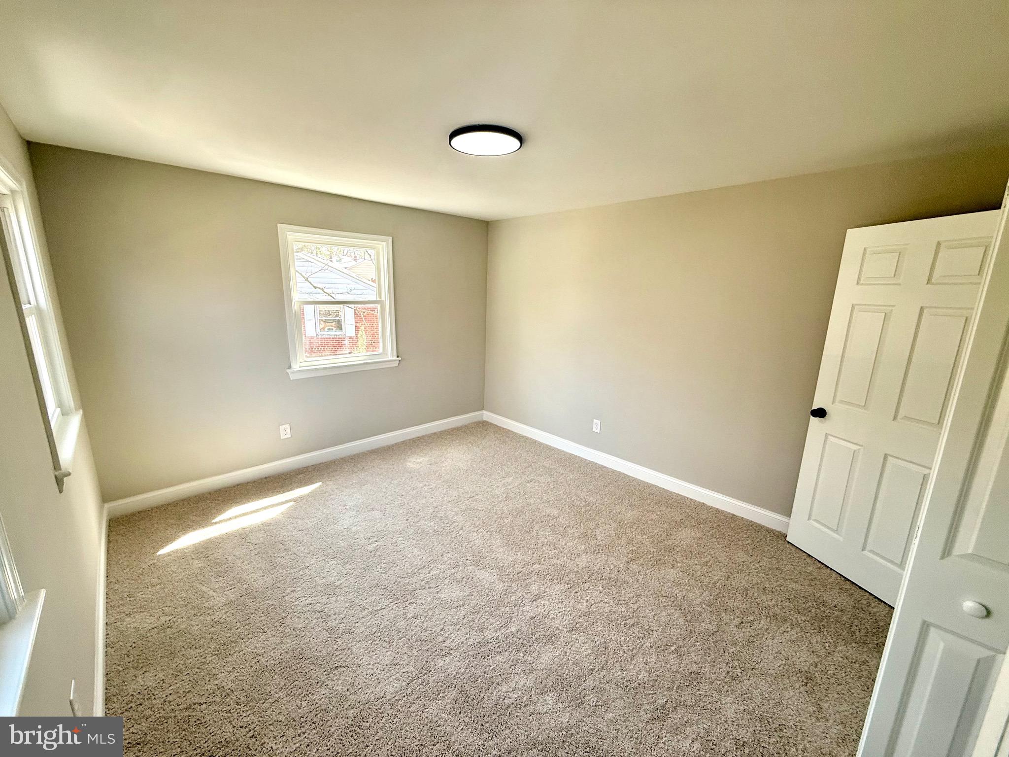 NEW CARROLLTON - Residential