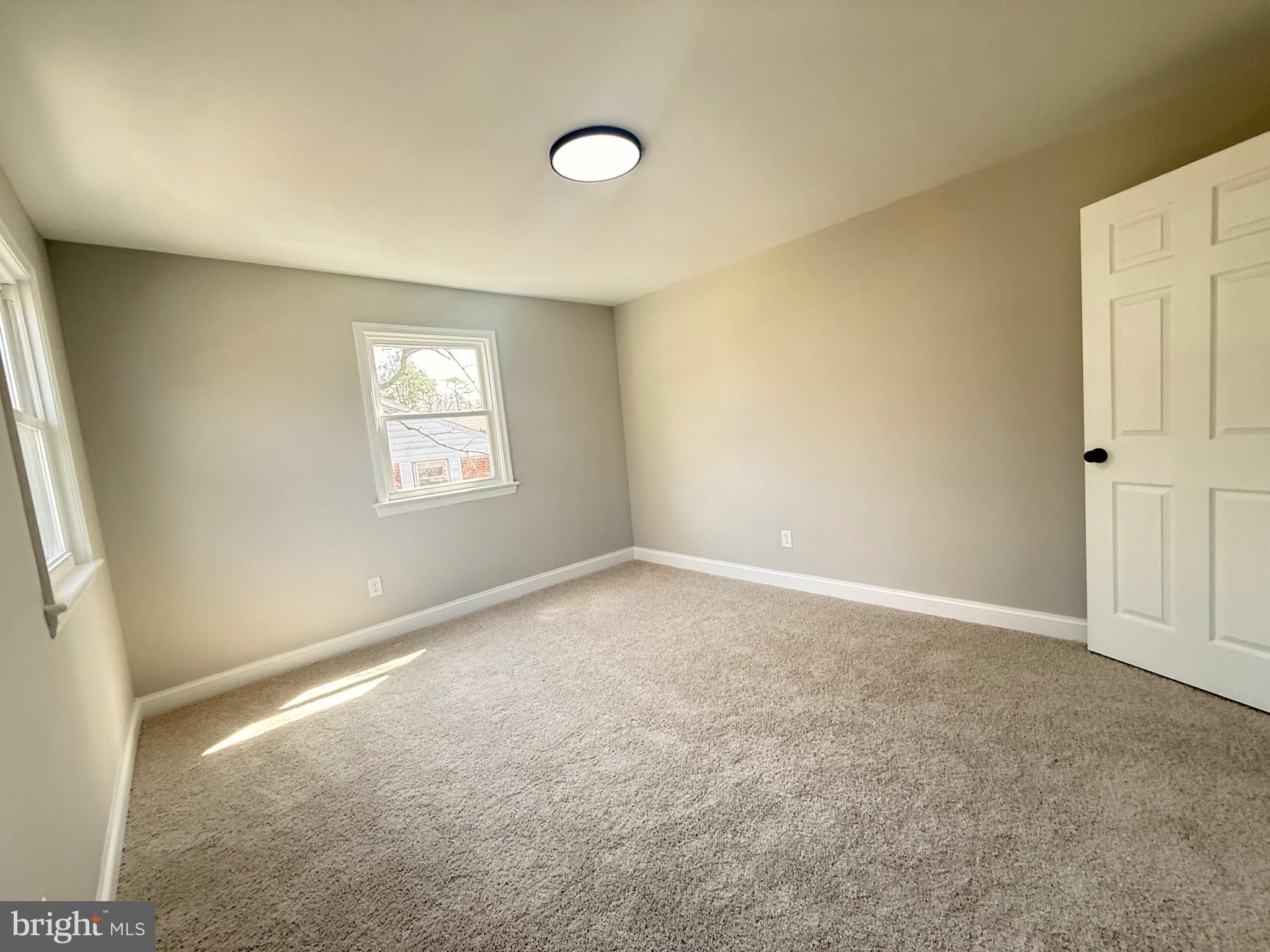 NEW CARROLLTON - Residential