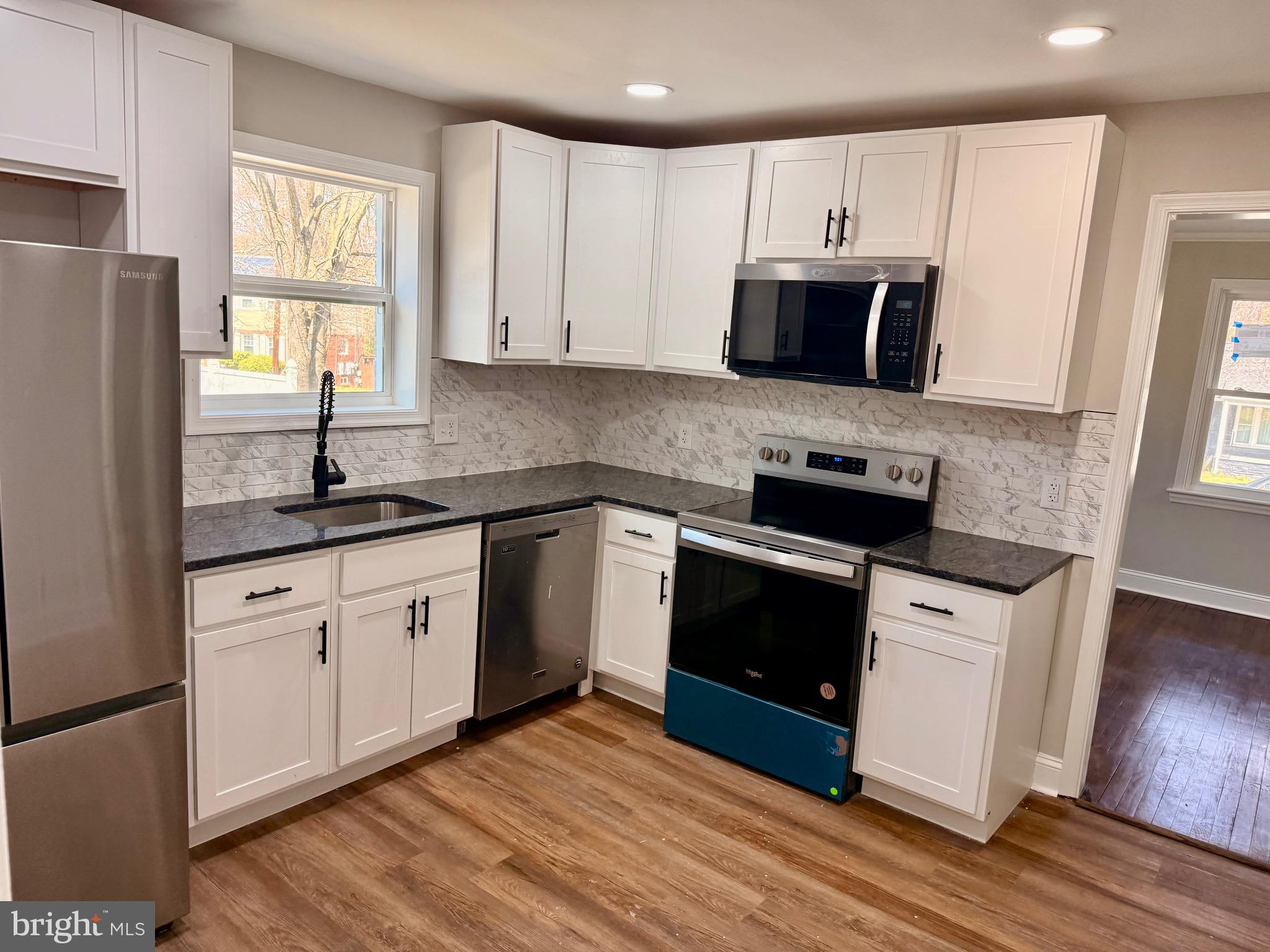 NEW CARROLLTON - Residential