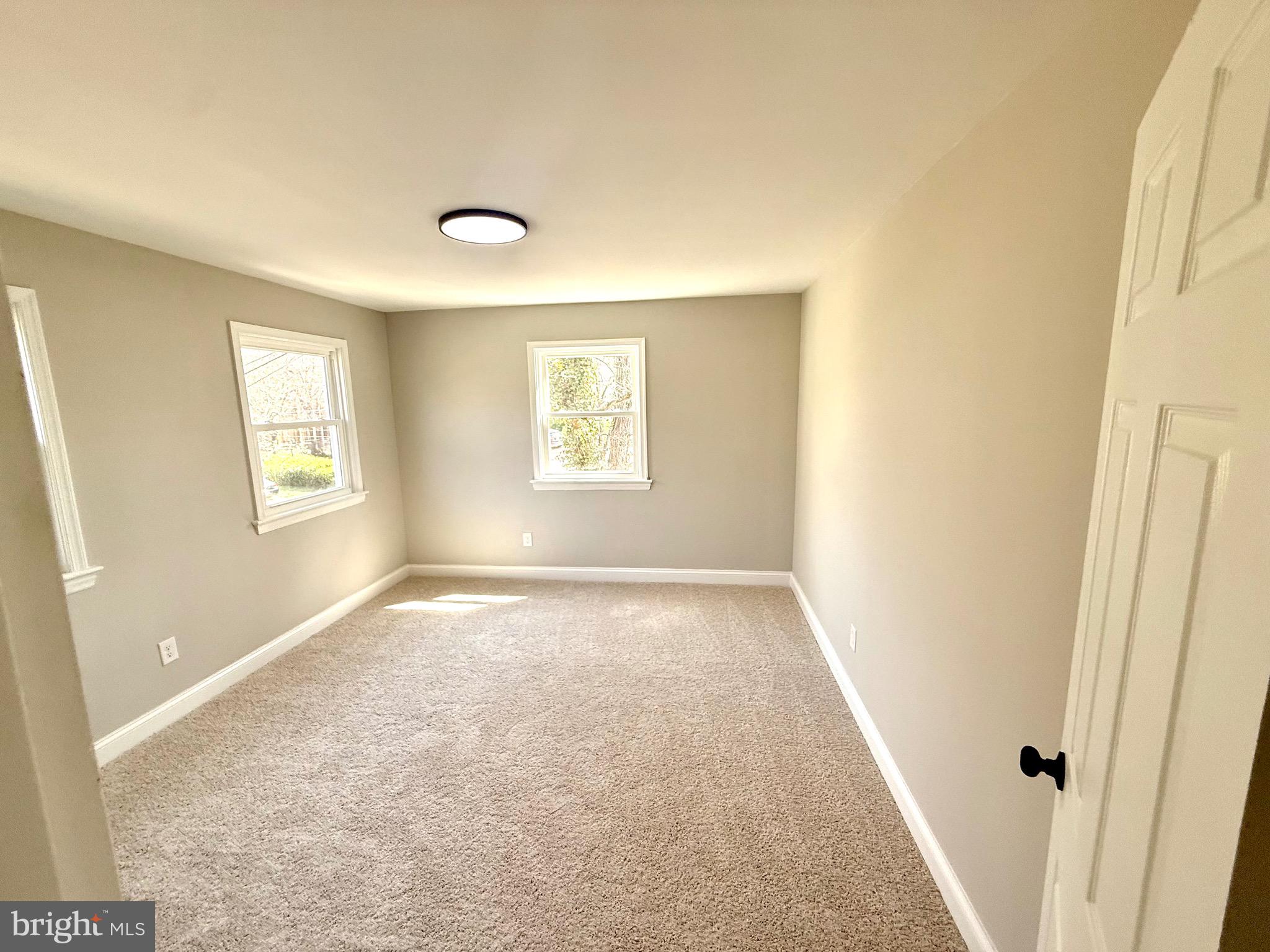 NEW CARROLLTON - Residential