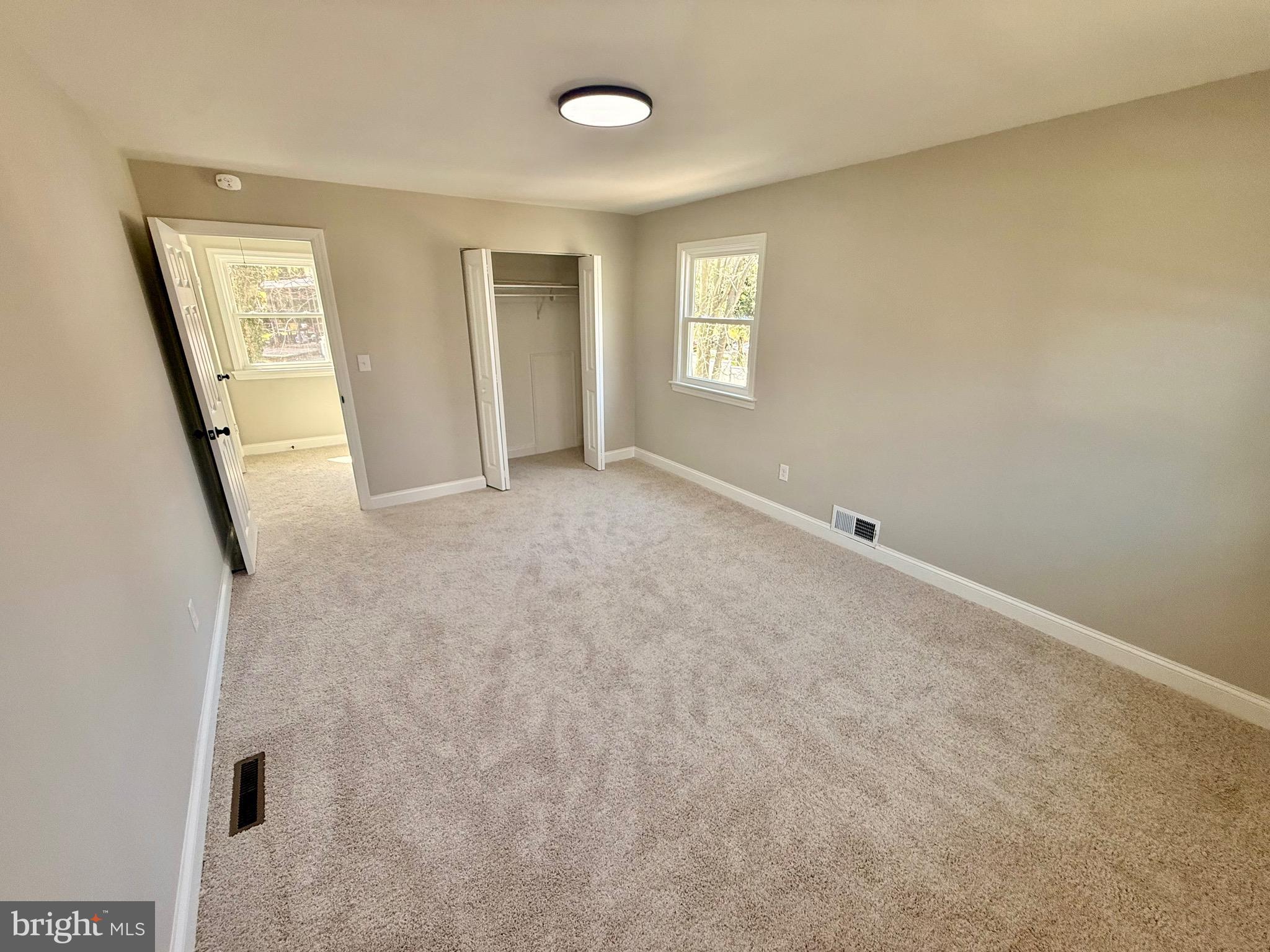 NEW CARROLLTON - Residential