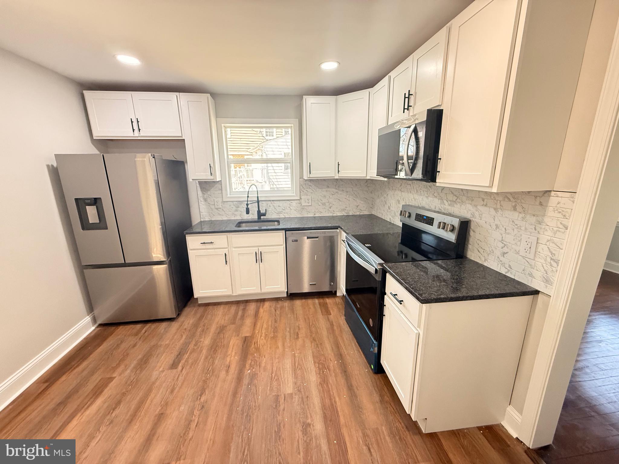 NEW CARROLLTON - Residential