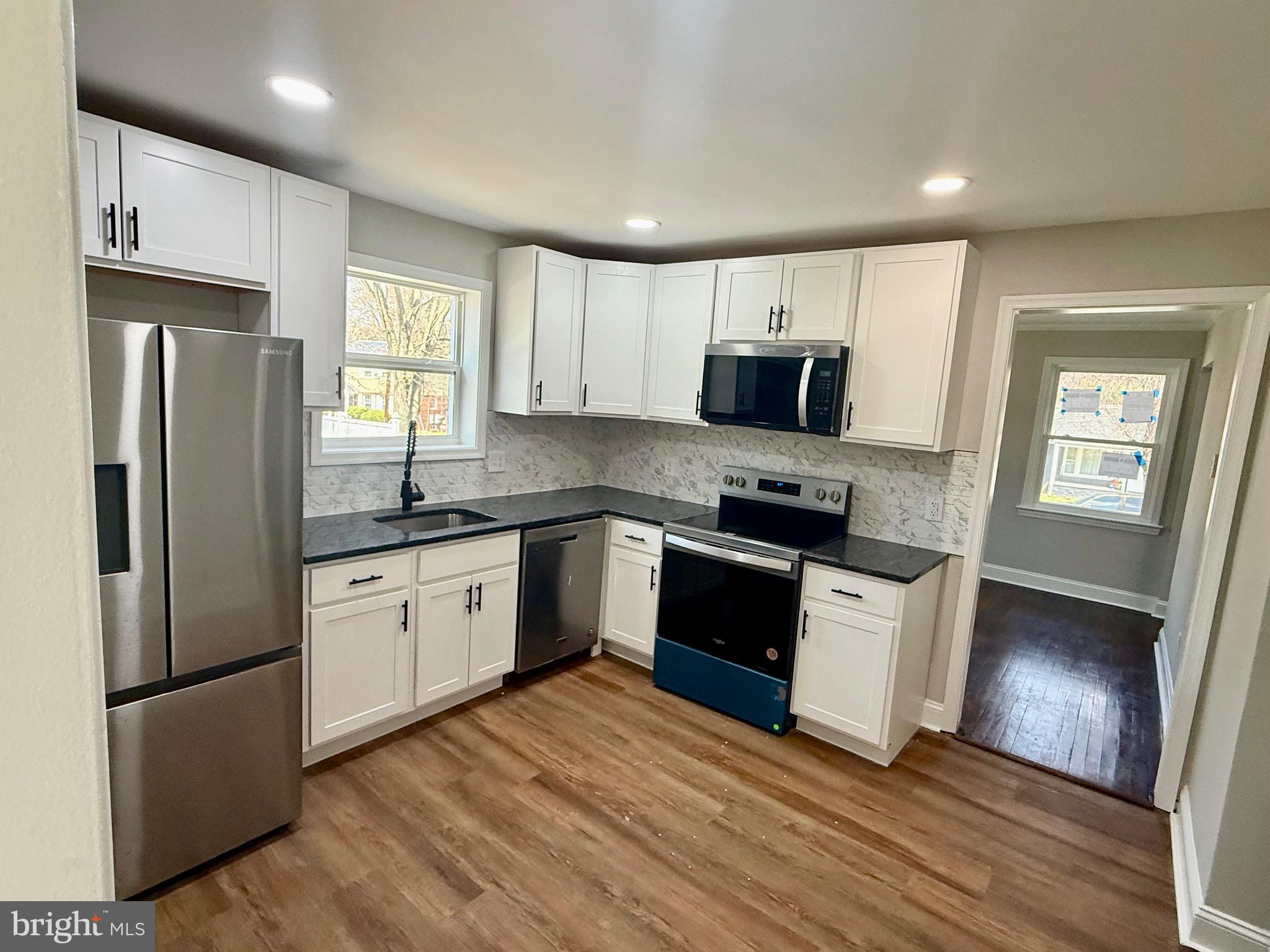 NEW CARROLLTON - Residential