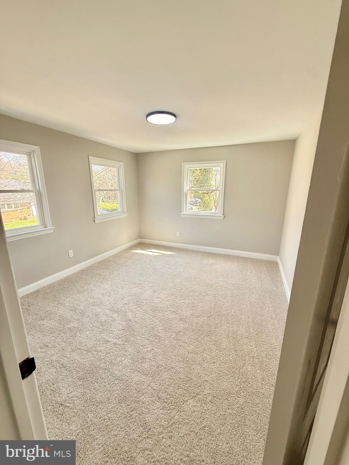 NEW CARROLLTON - Residential