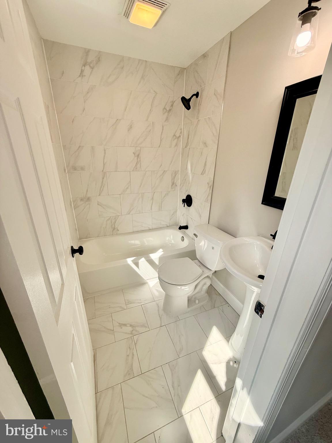 NEW CARROLLTON - Residential