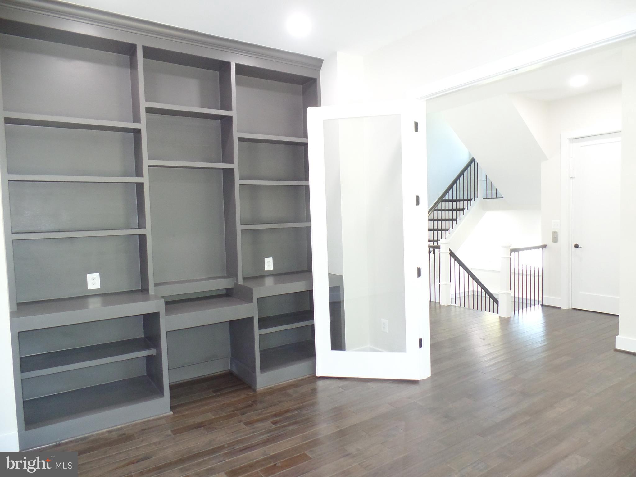 PIMMIT HILLS - Residential