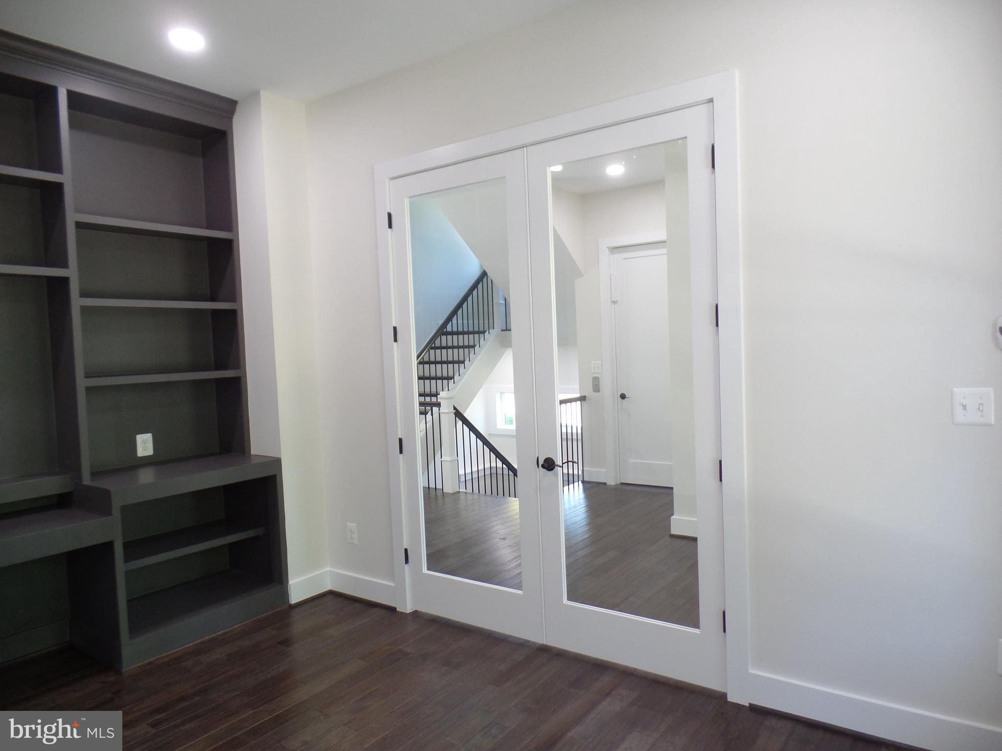 PIMMIT HILLS - Residential