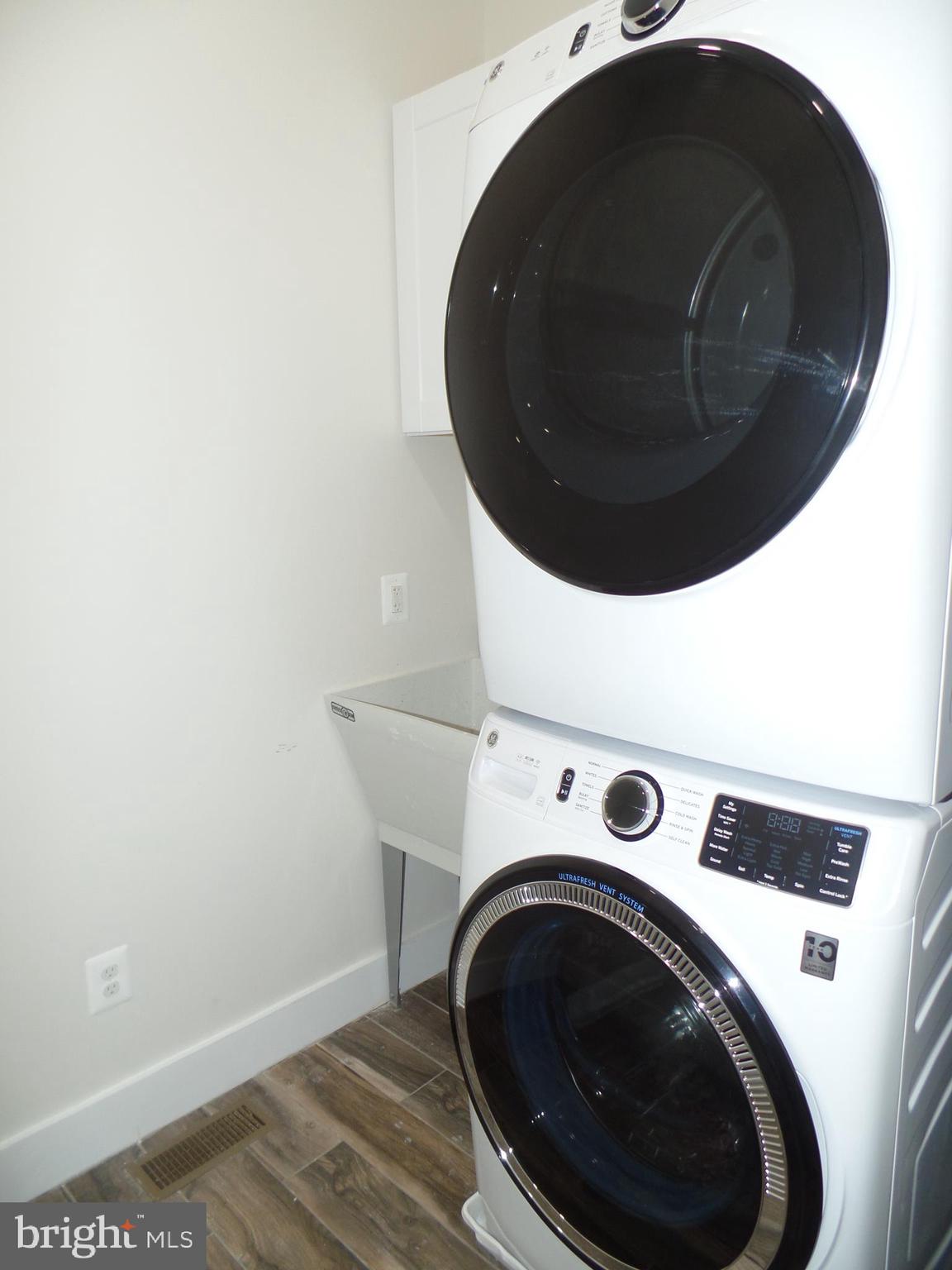 PIMMIT HILLS - Residential