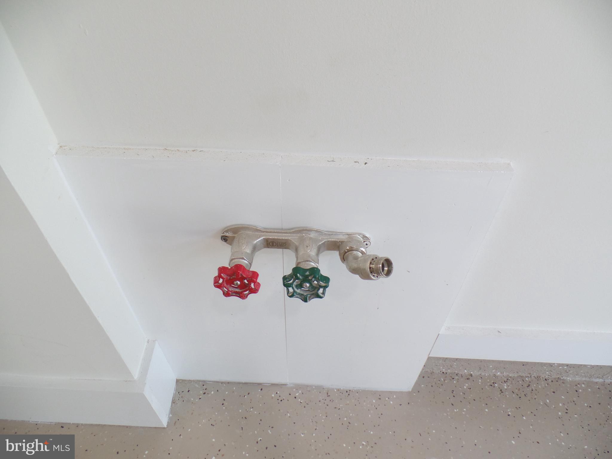 PIMMIT HILLS - Residential