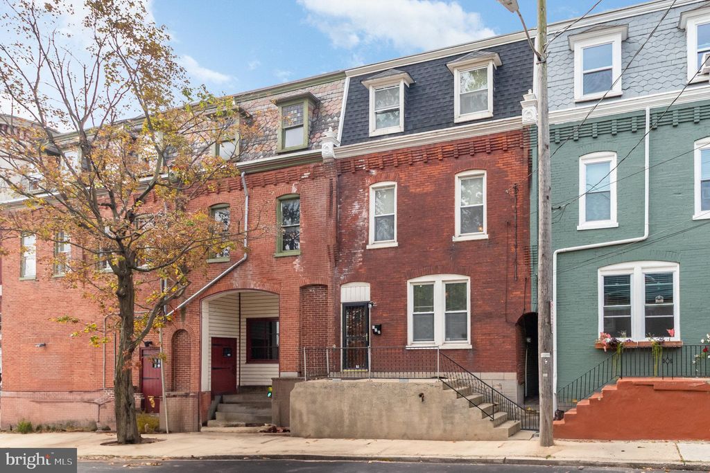 Photo of 120 W Strawberry Street, LANCASTER, PA 17603 (MLS # PALA2076412)