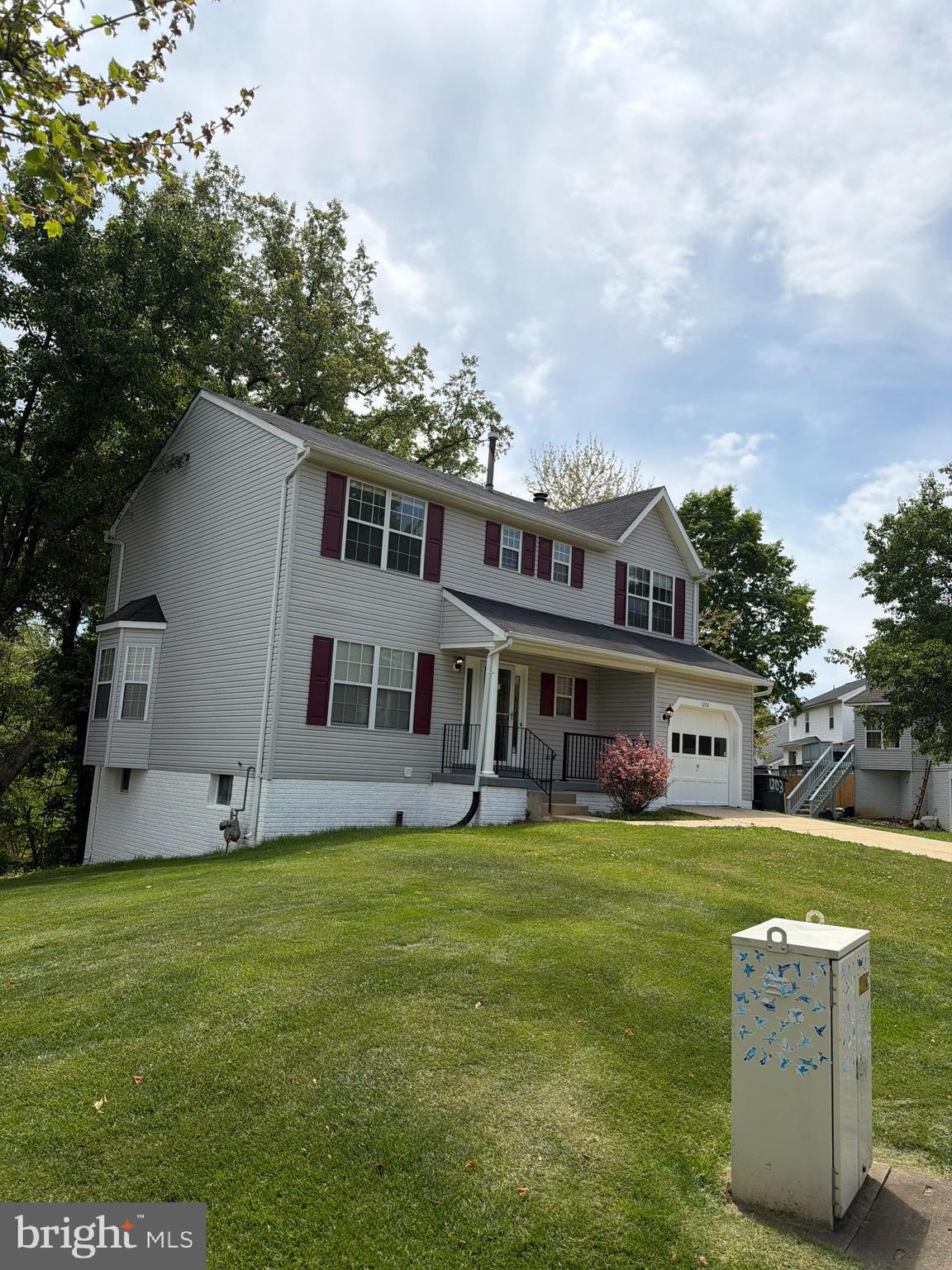 1203 KINGSBURY DRIVE