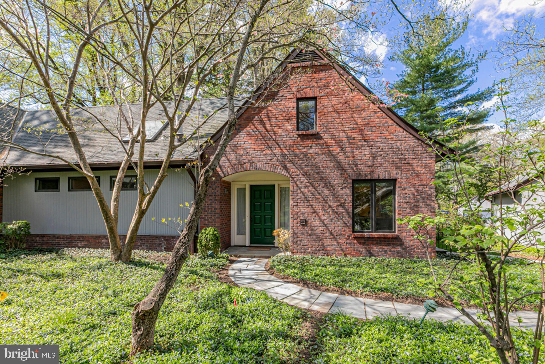 26 CONSTITUTION HILL W