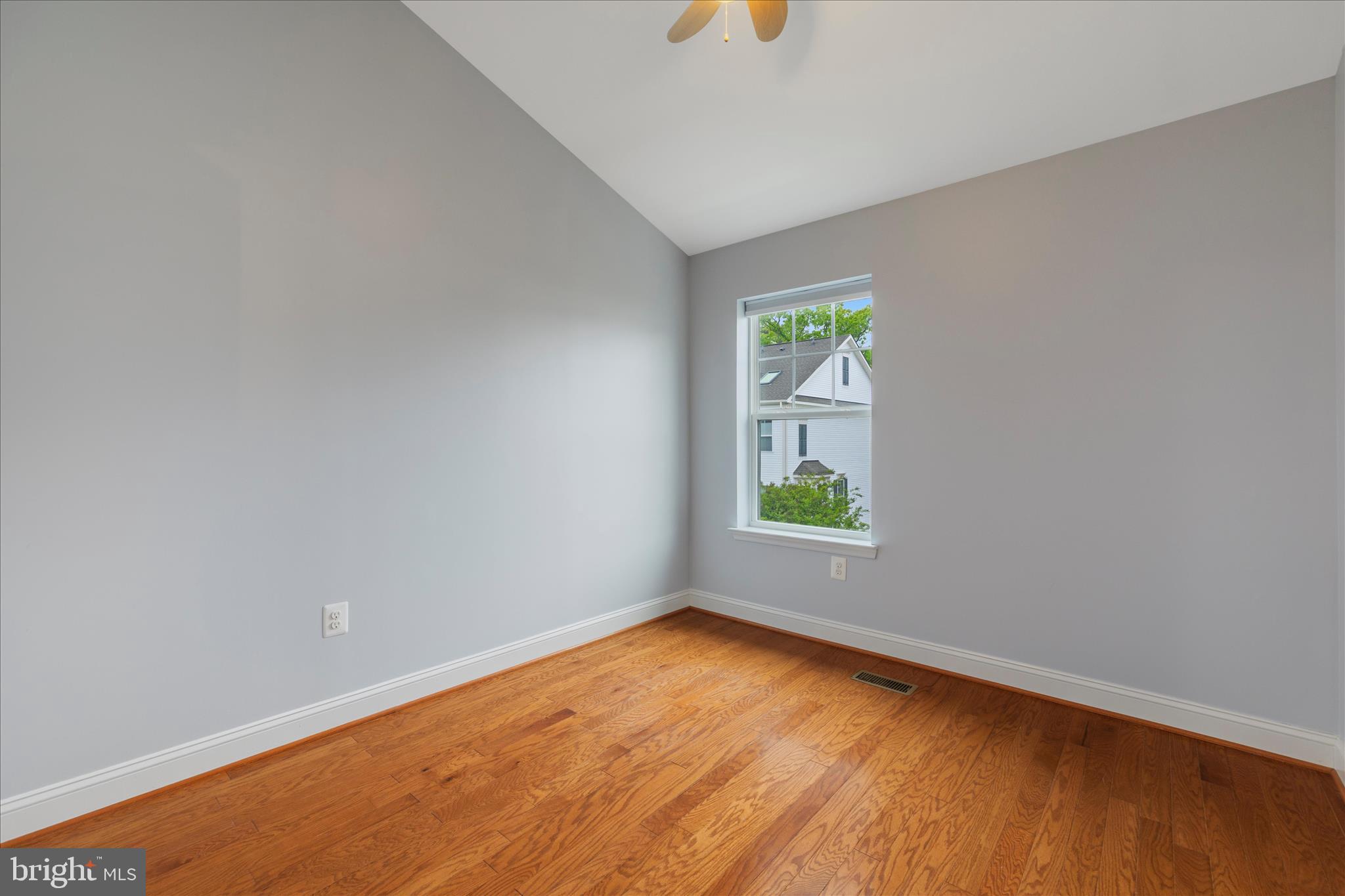 VILLAGE GREENS - Residential
