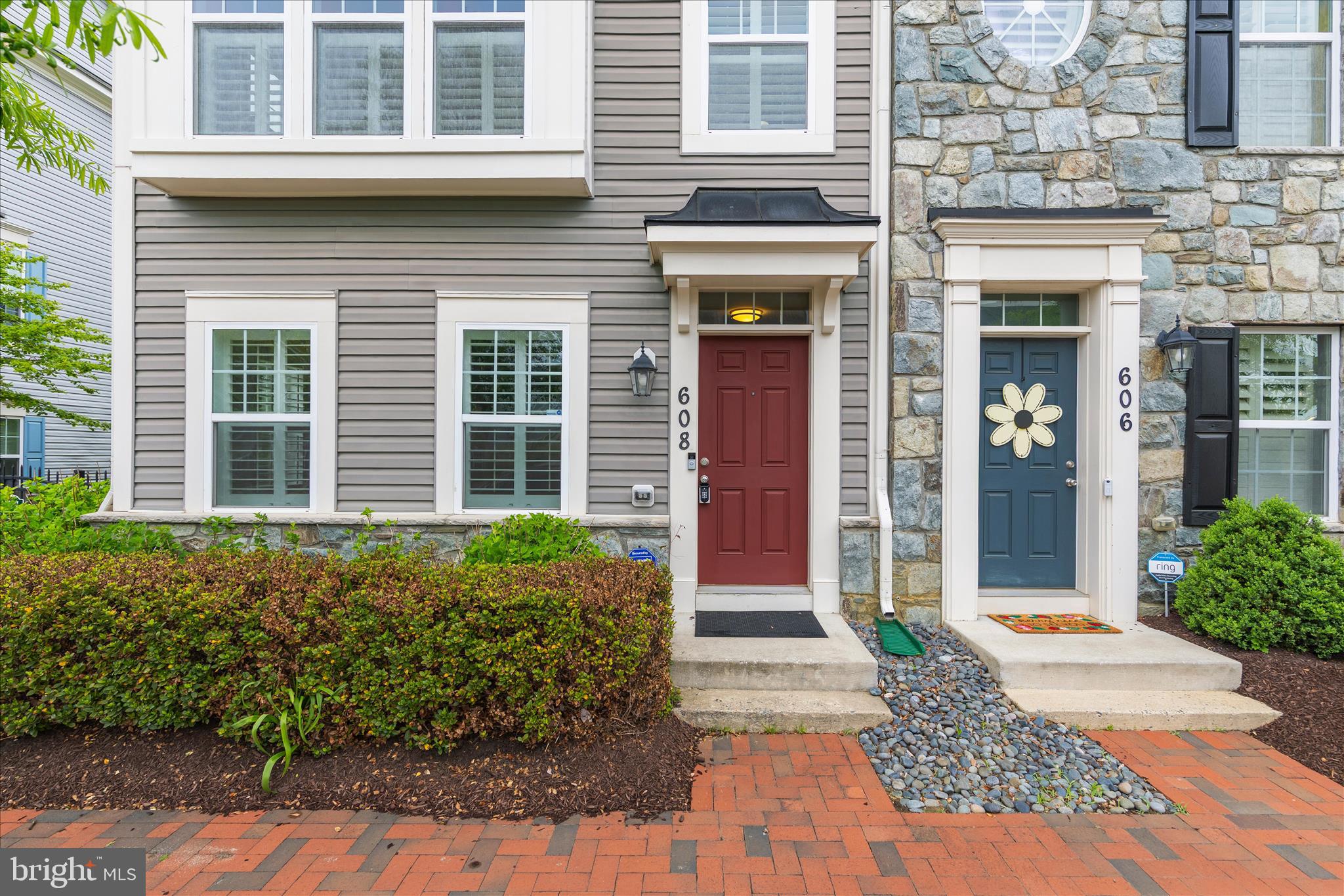 VILLAGE GREENS - Residential