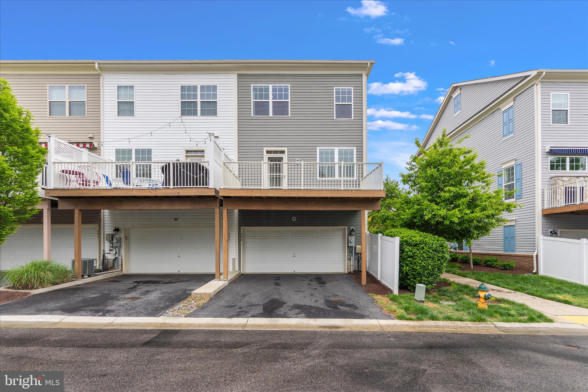 VILLAGE GREENS - Residential