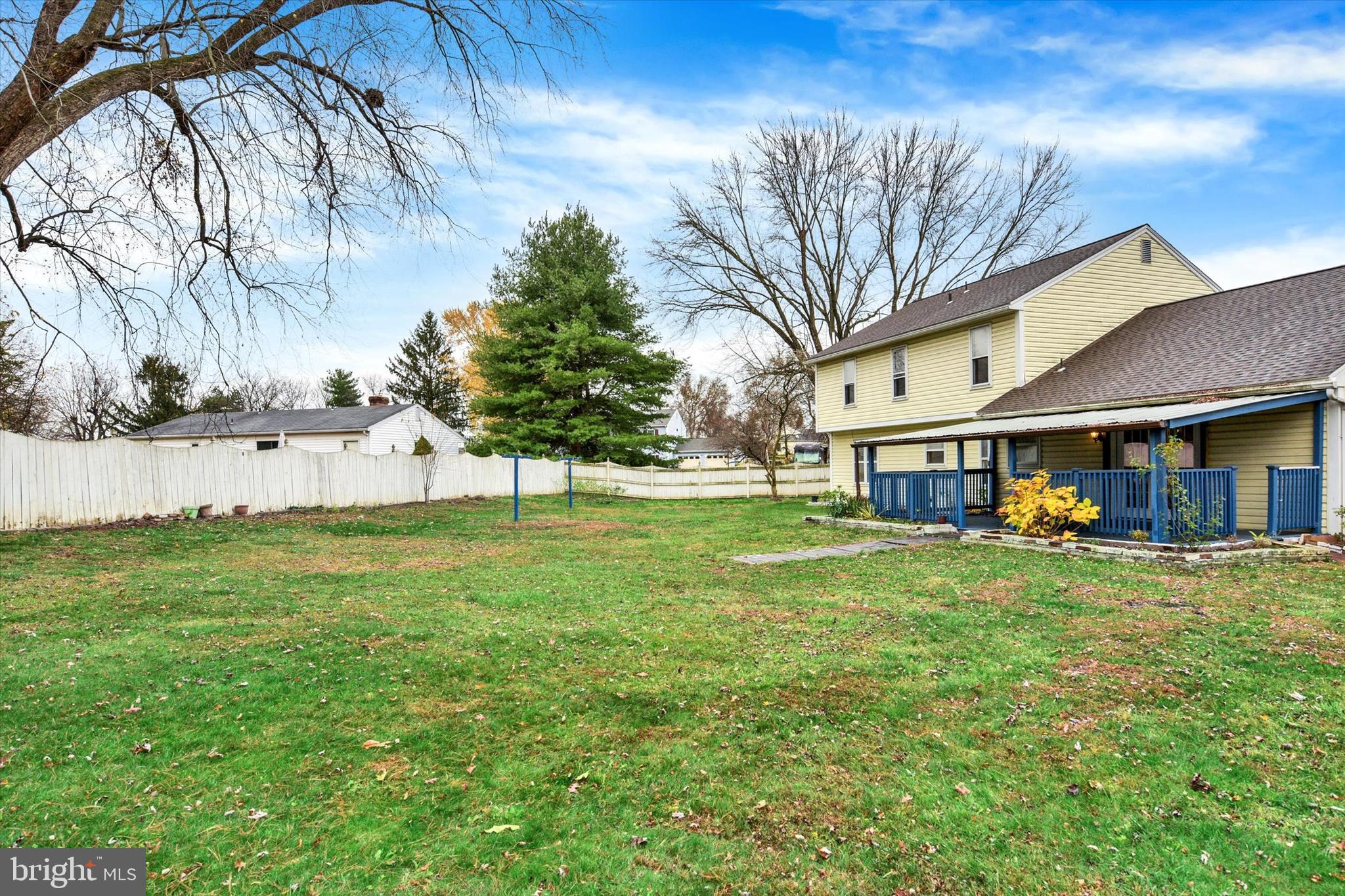 WINDSOR FARMS - Residential