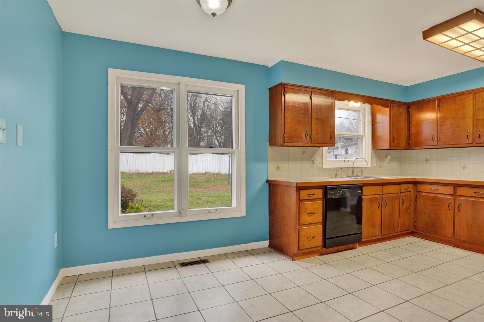 WINDSOR FARMS - Residential