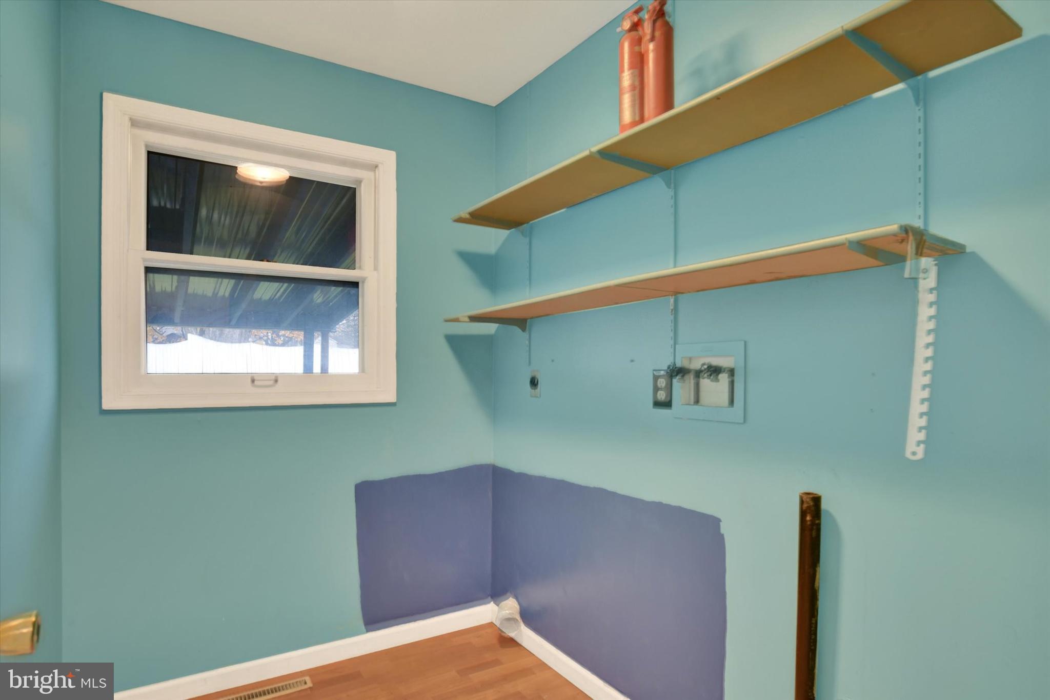 WINDSOR FARMS - Residential