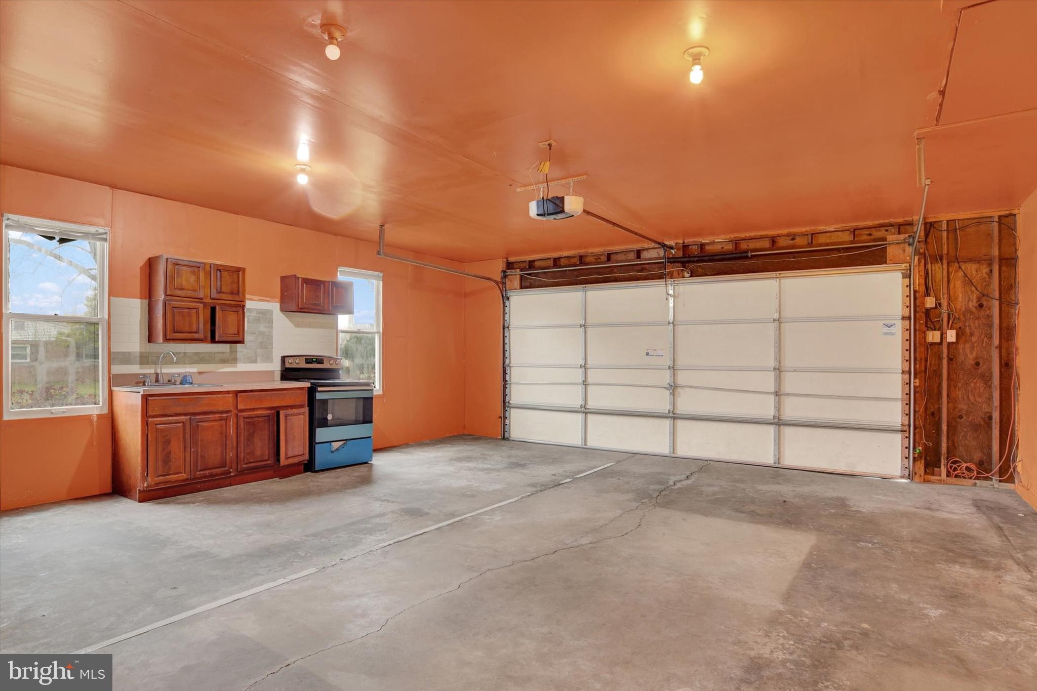 WINDSOR FARMS - Residential