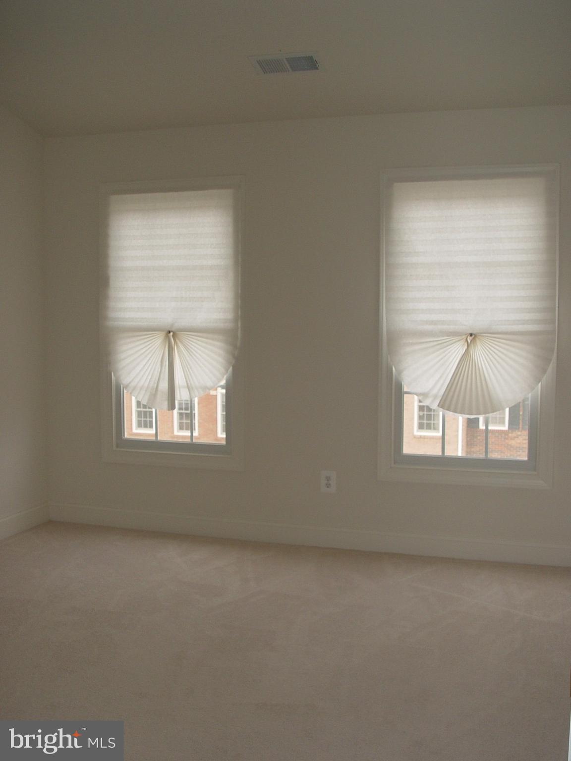 LORTON VALLEY NORTH - Residential Lease