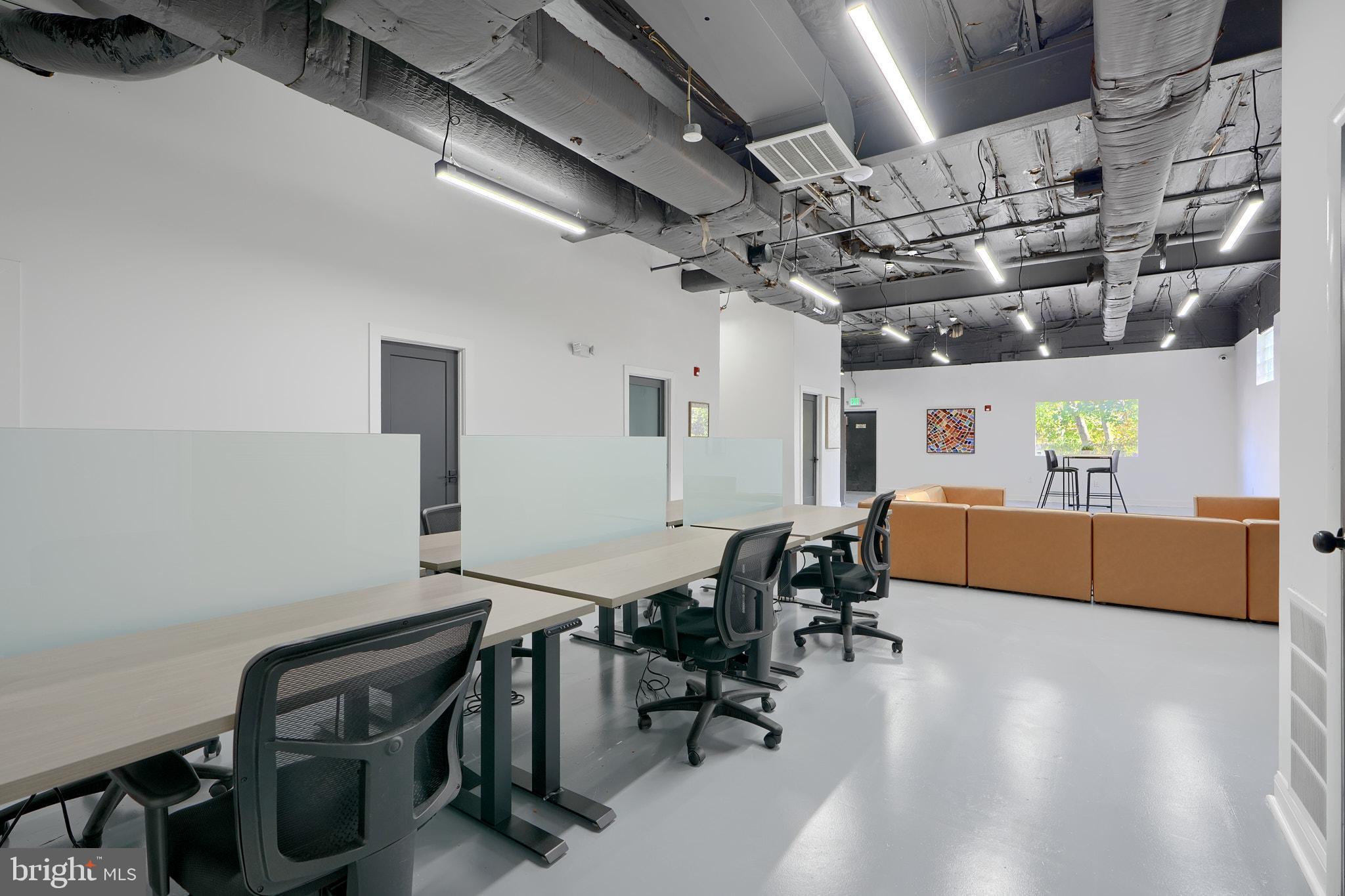 MOUNT WASHINGTON - Commercial Lease