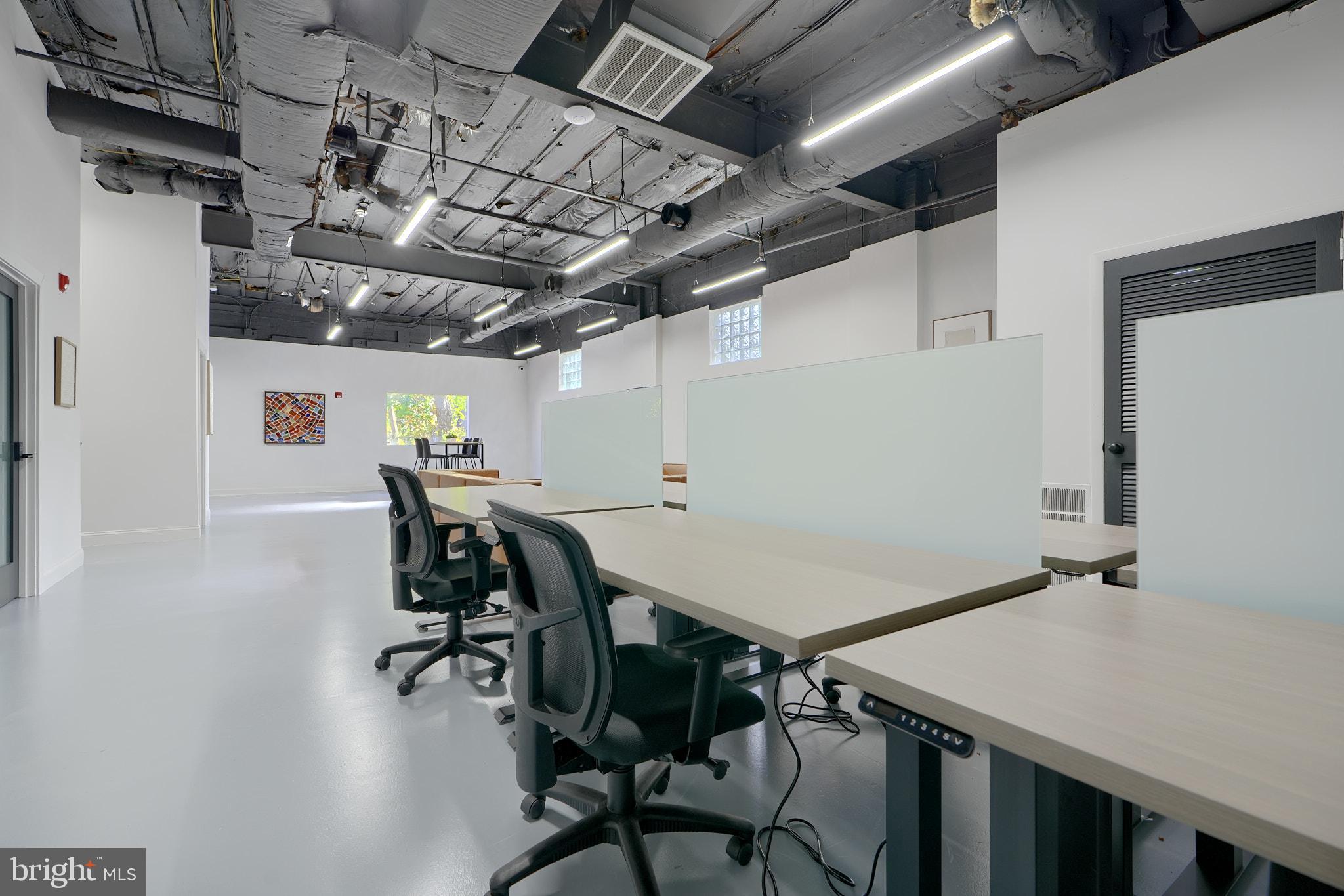 MOUNT WASHINGTON - Commercial Lease