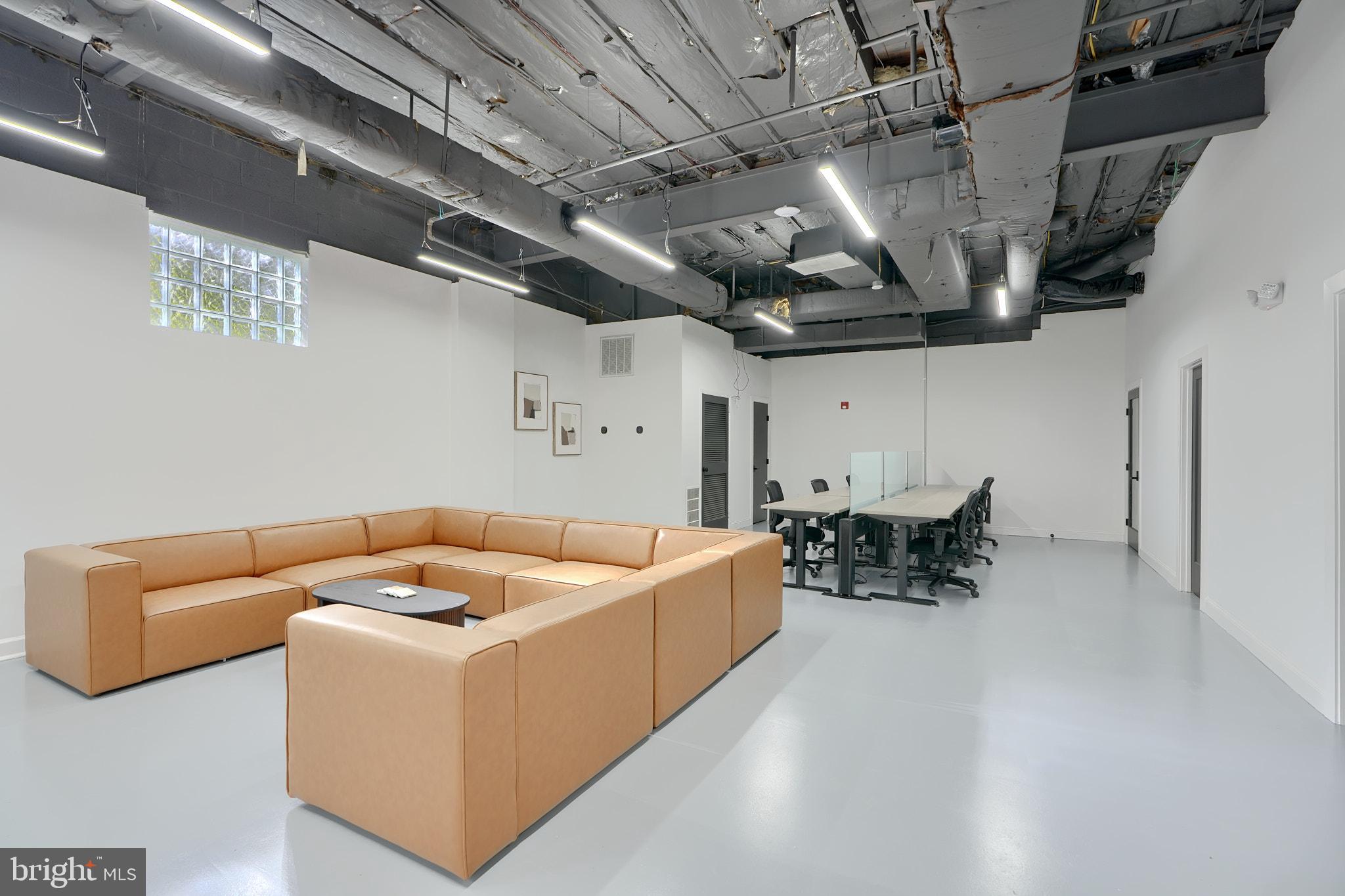 MOUNT WASHINGTON - Commercial Lease